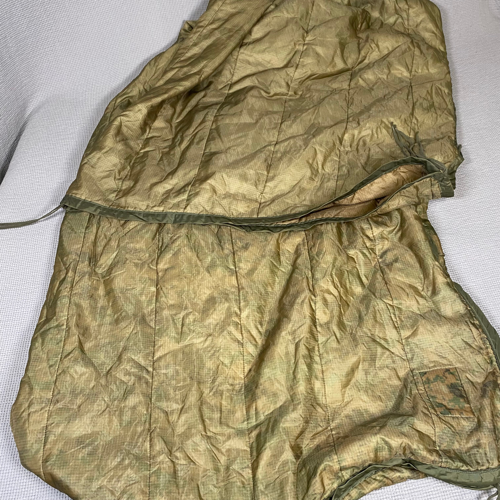 USMC Poncho Liner Woobie w/ Zipper MARPAT USGI Sleeping Bag – FAIR CONDITION