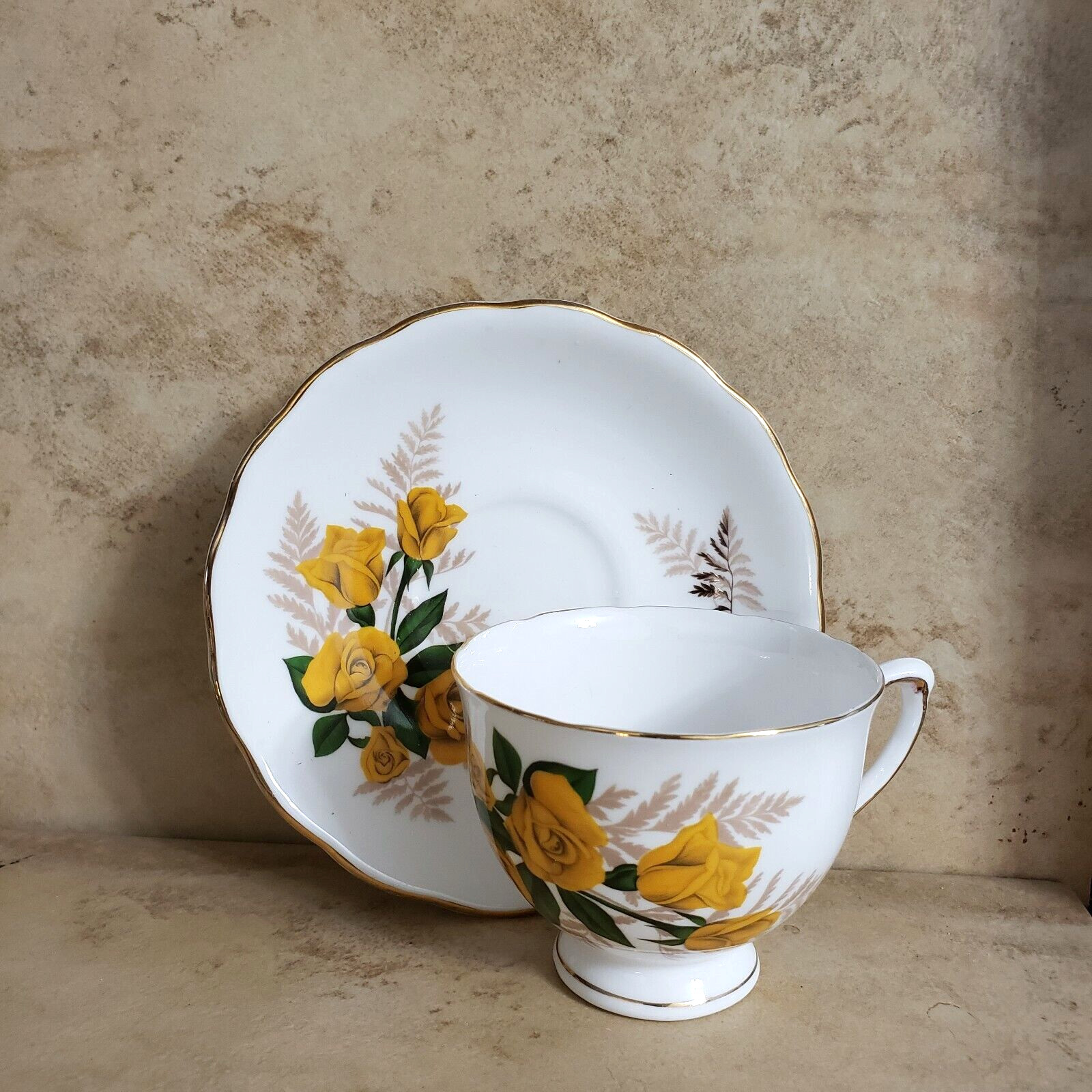 Vintage Royal Vale Bone China Tea Cup & Saucer England Yellow Roses Floral, A4