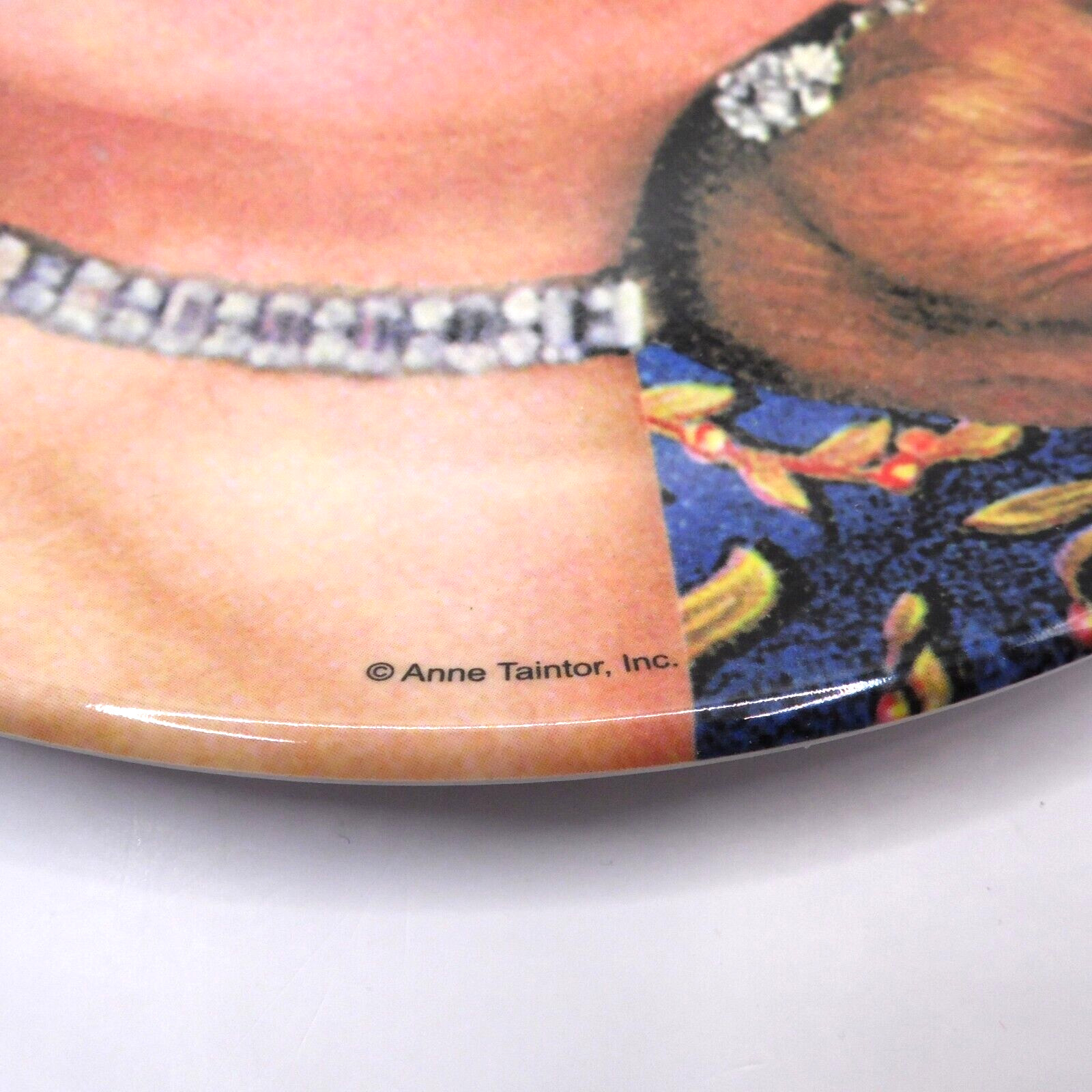 Anne Taintor Inc „She Liked Her Men LIke Her Cocktails…“ Novelty Plastic Plate