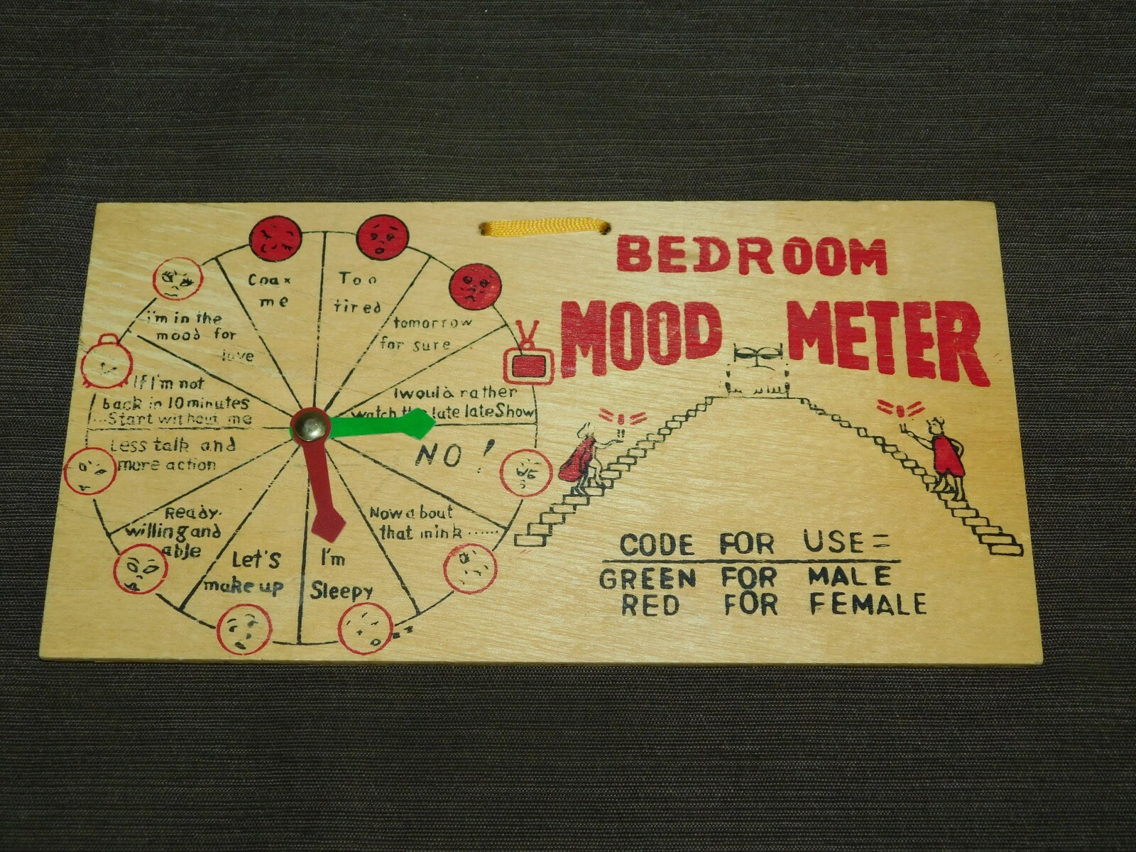 VINTAGE FUNNY WIFE SEX 1950S 9 3/4″ X 5 1/8″ WOOD BEDROOM MOOD METER