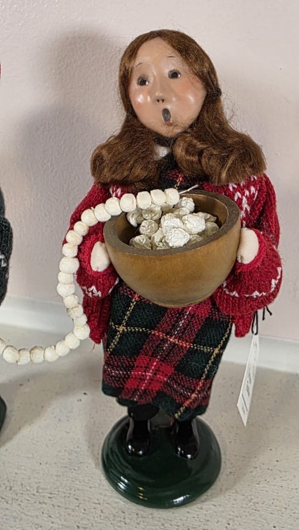 Byers Choice 2005 Christmas Traditions Girl w/ Bowl & Boy Stringing Popcorn