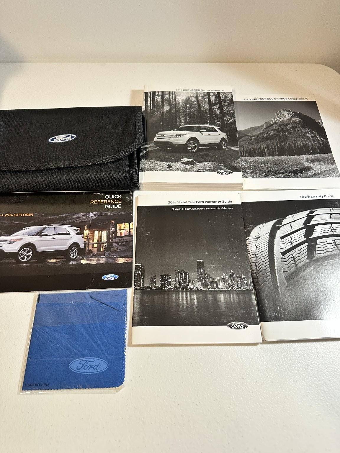 2014 Ford Explorer Owner’s Manual Set
