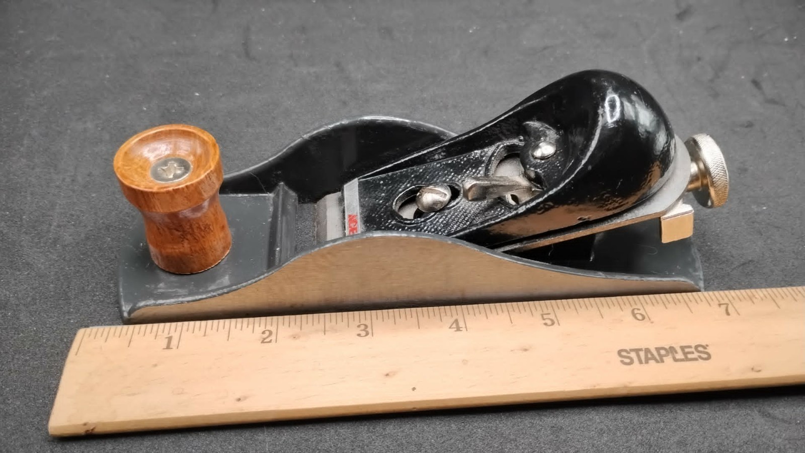 Ace Hardware 7″ Adjustable Block Plane Cast Iron with Wooden Knob