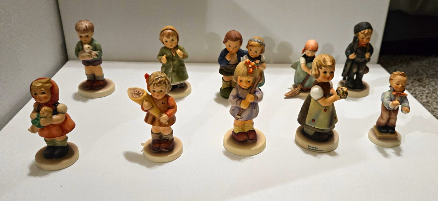 Goebel Hummel 10 Figure Lot, Undamaged, Full Colored Lot 012