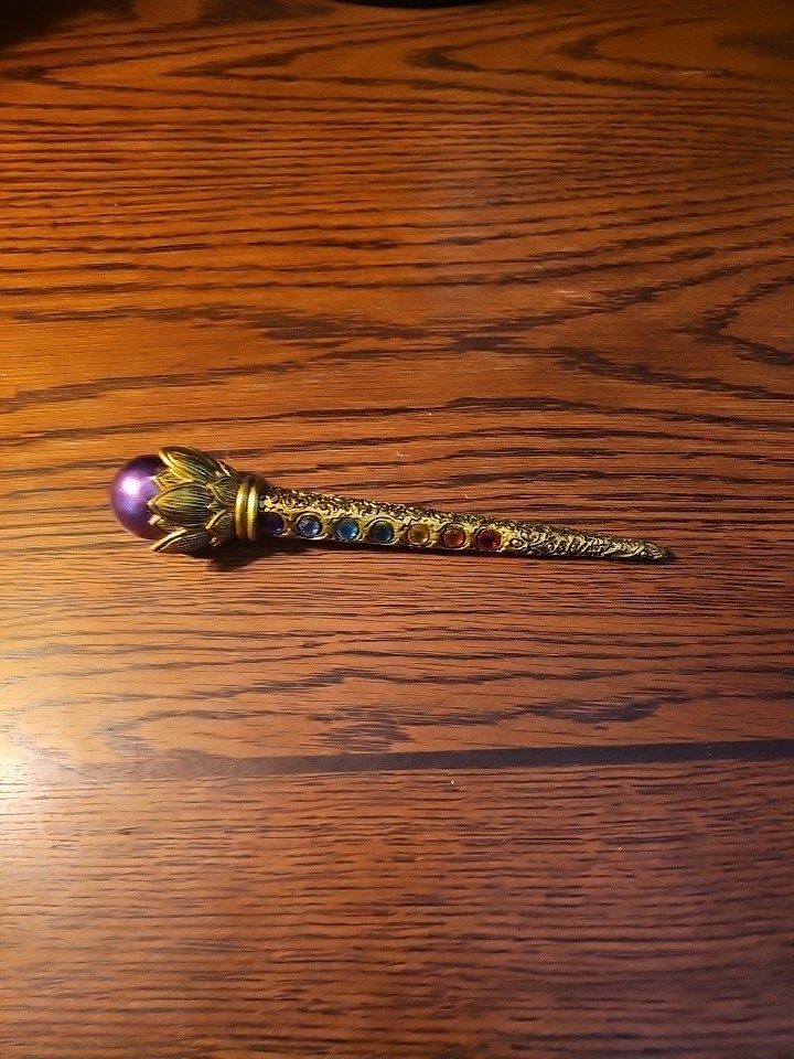 9″ Long Wand with Purple Gem