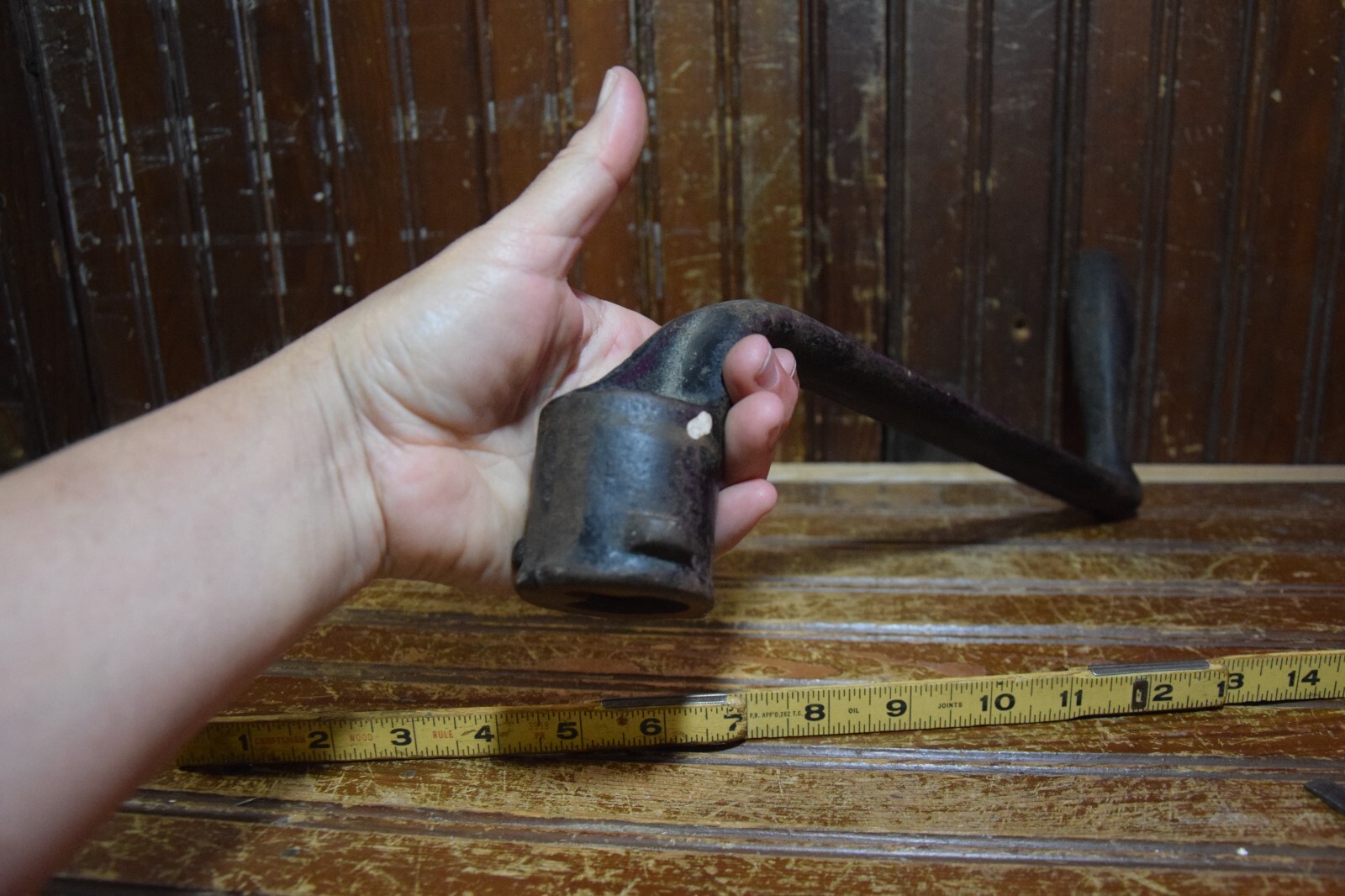 CAST IRON METAL HAND CRANK HANDLE ONE PIECE MACHINED INTERFACE OLD TIMEY DECOR