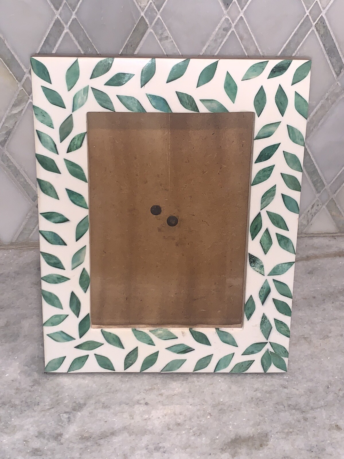Green Leaf 2014 Wood Photo Frame Picture Portrait 7.5”x9.5” (5”x7”)