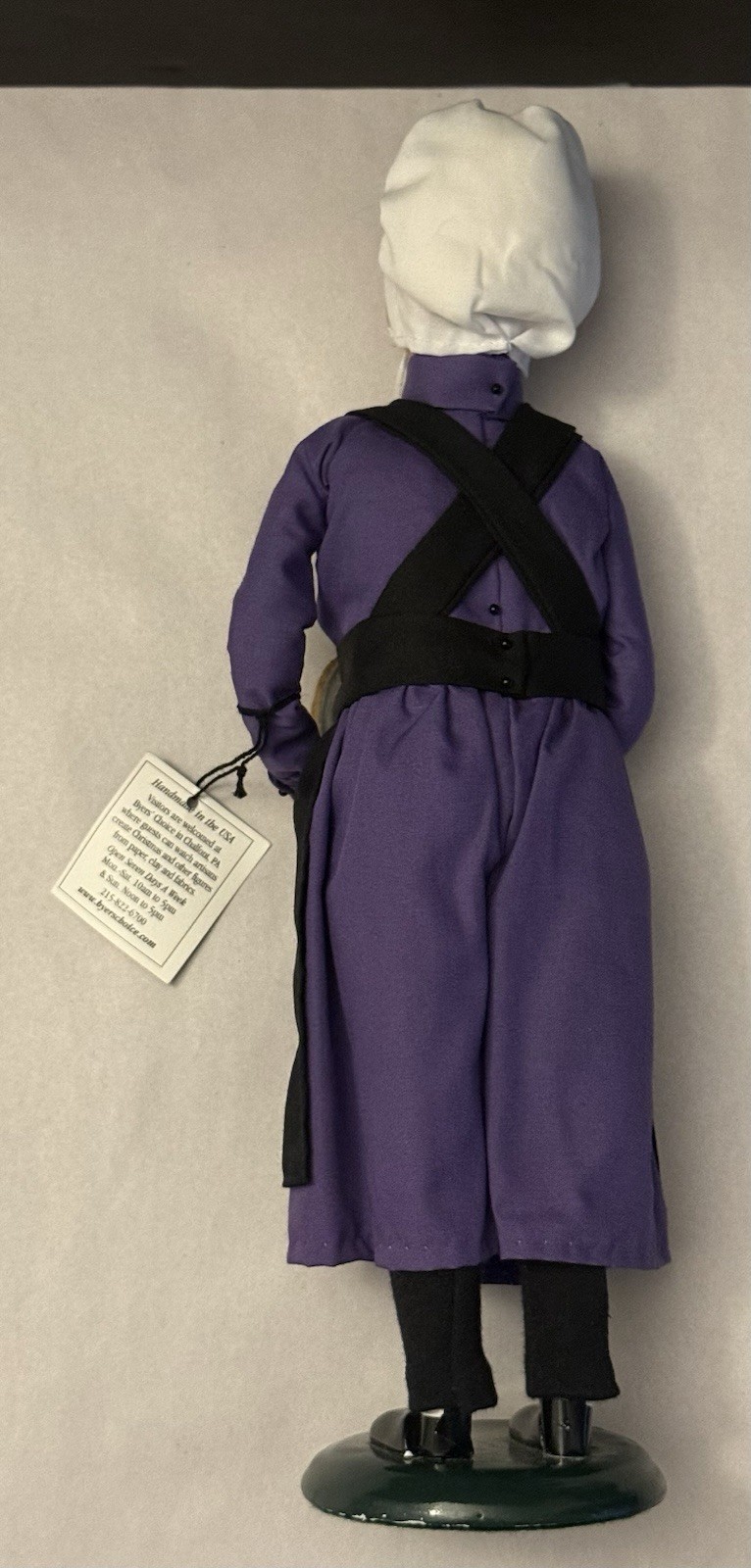 Byers Choice LTD The Carolers Decorative Figurine Amish Woman Holding Pie