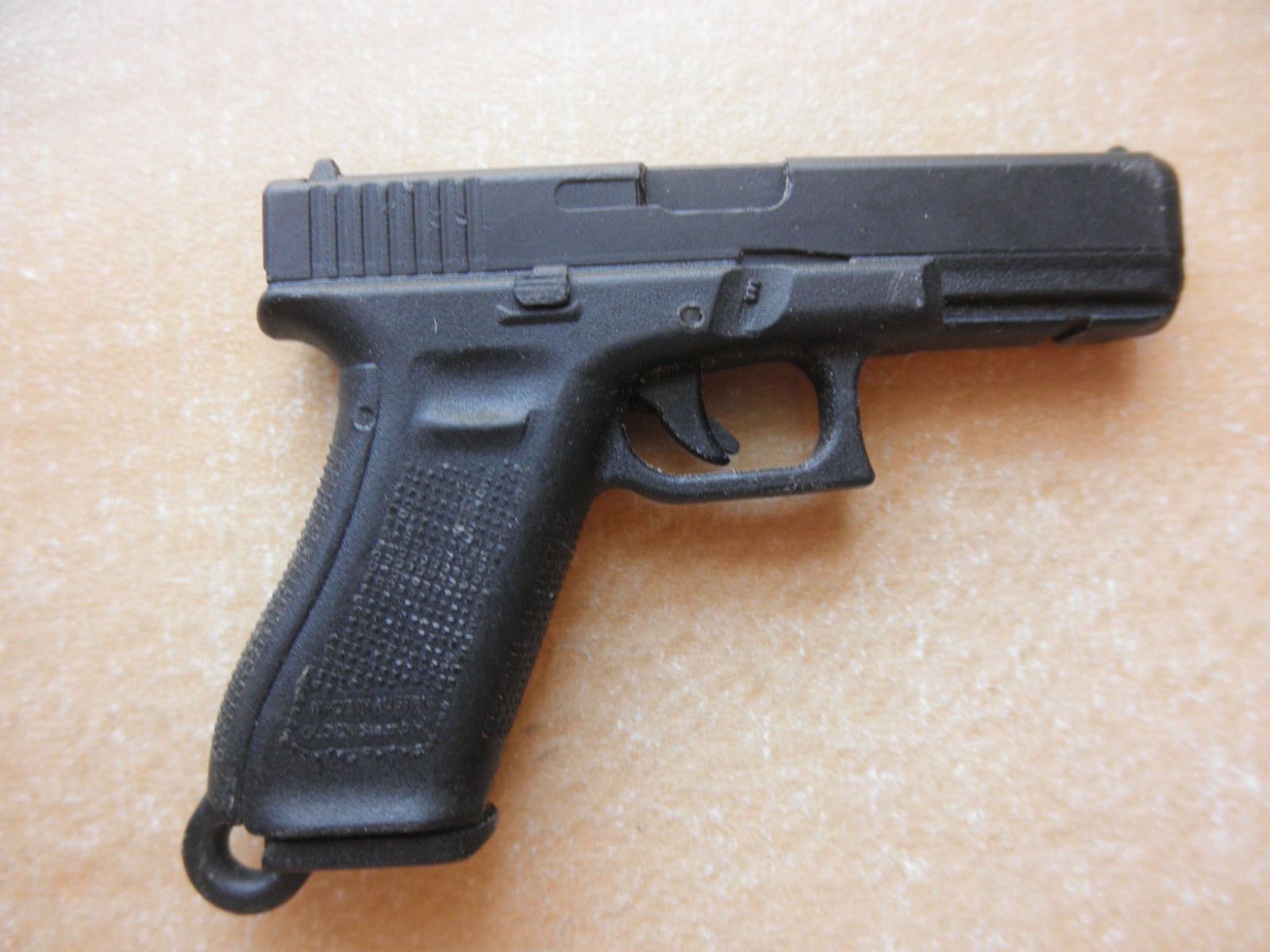 GLOCK KEYCHAIN – AUTHENTIC GLOCK BRANDED G17 Gen5