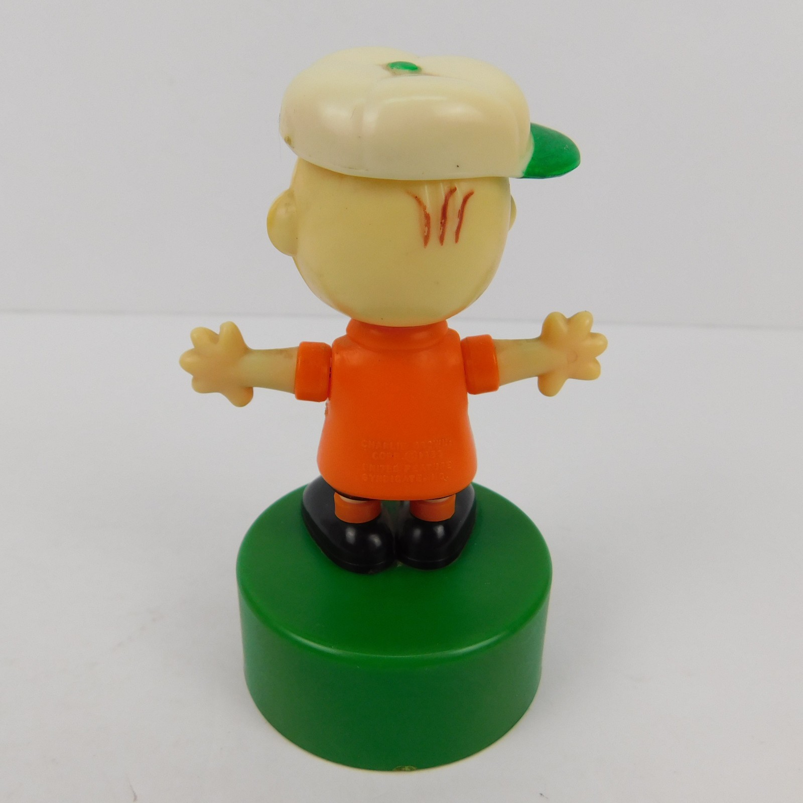 Vtg. CHARLIE BROWN Push Button Puppet by Ideal, 4.25″ Peanuts Made in Hong Kong