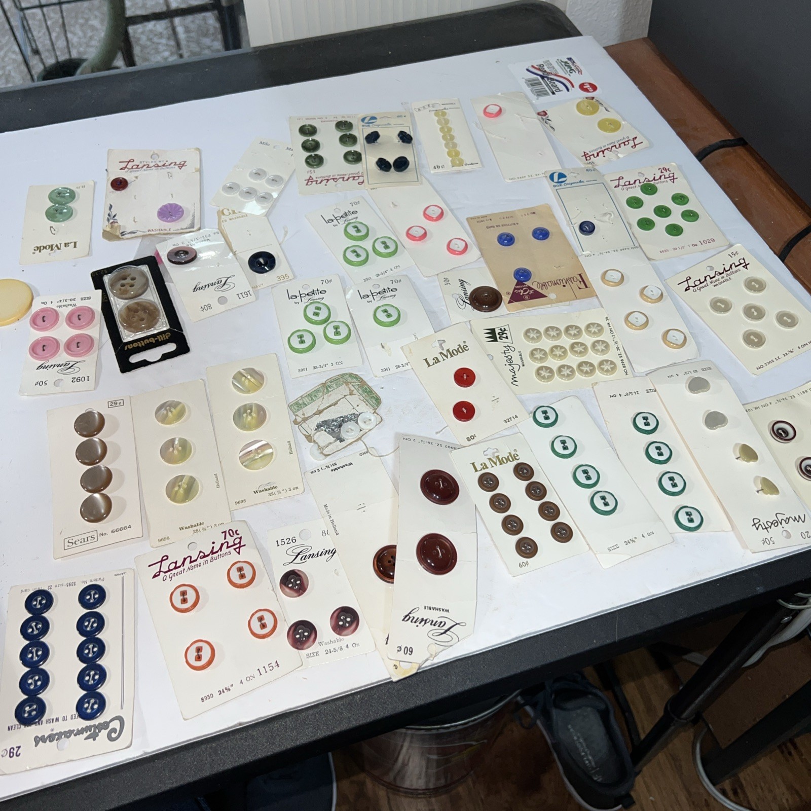 38 Cards VINTAGE BUTTONS. LOOK