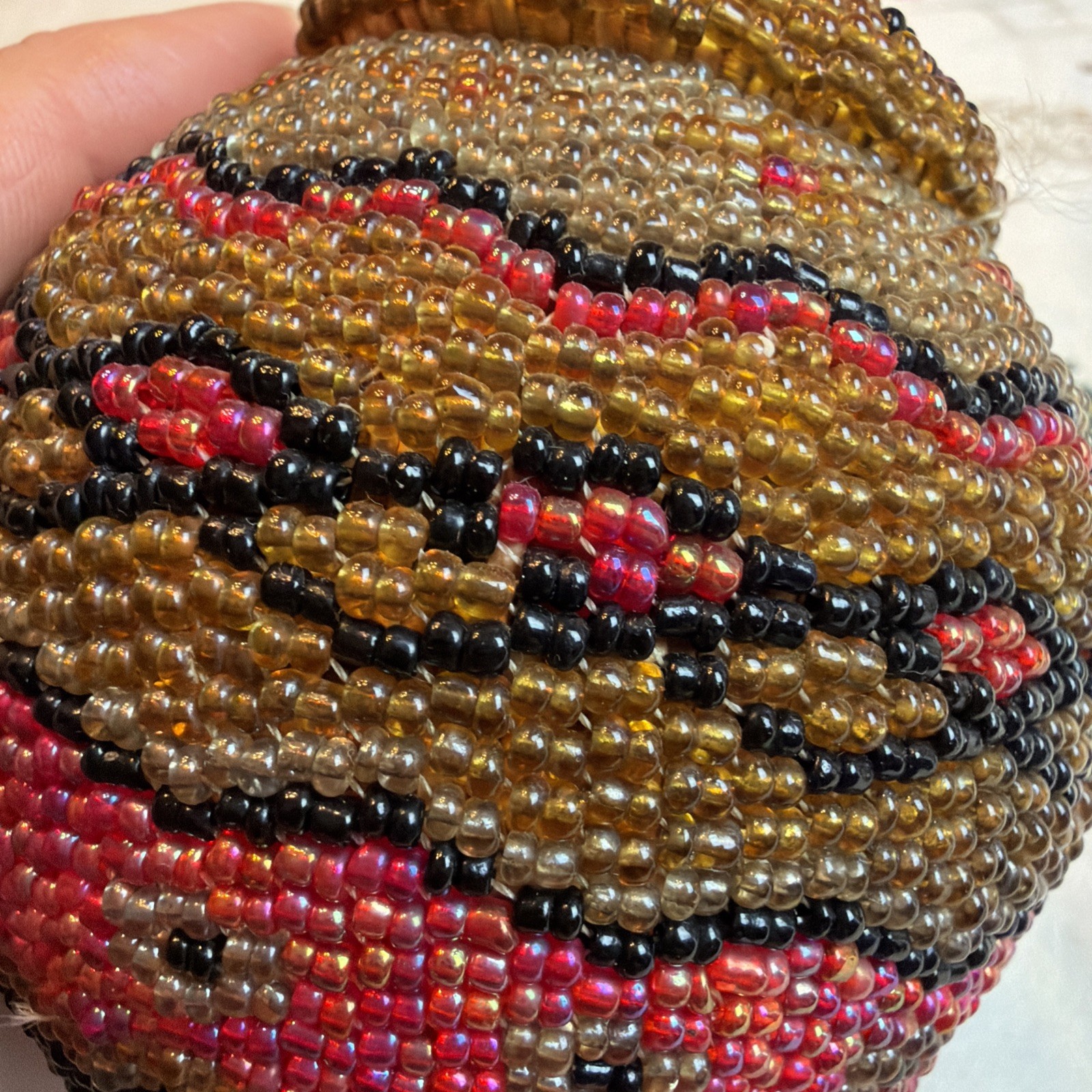 VTG Multi COLOR WOVEN BEADED OVER RATTAN BASKET WITH LID Brown Tan Pink