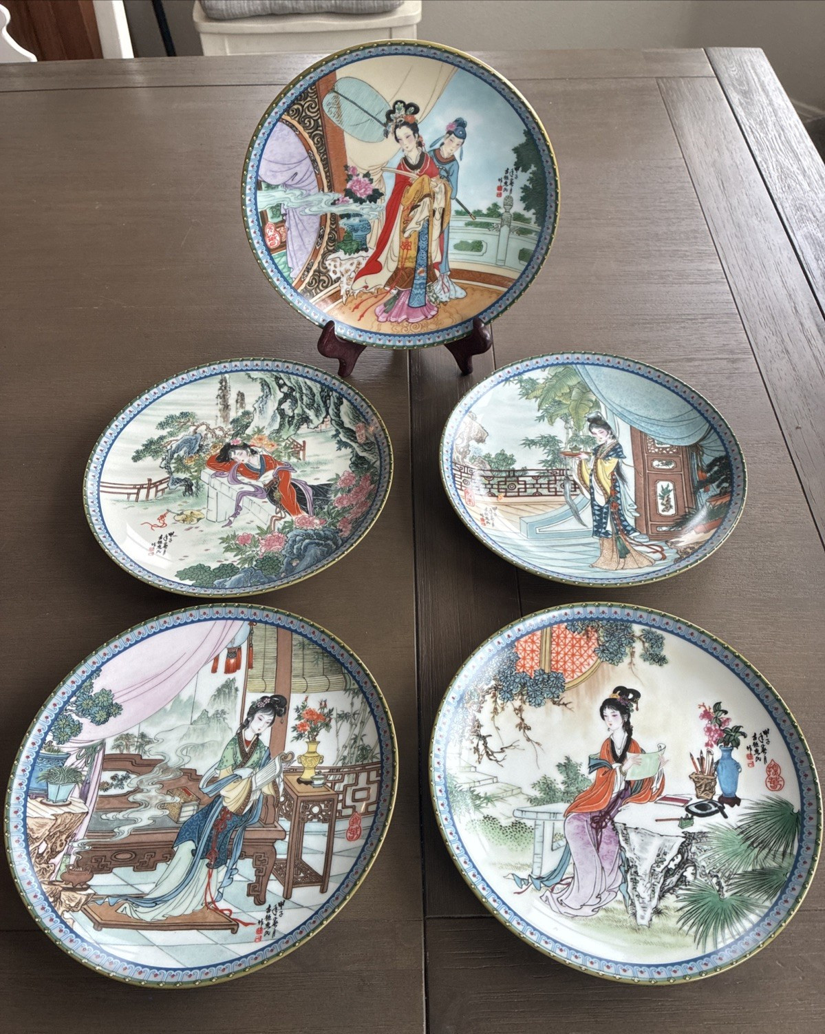 Set of 5 Vtg Imperial Jingdezhen „Beauties of the Red Mansion“ Collector Plates