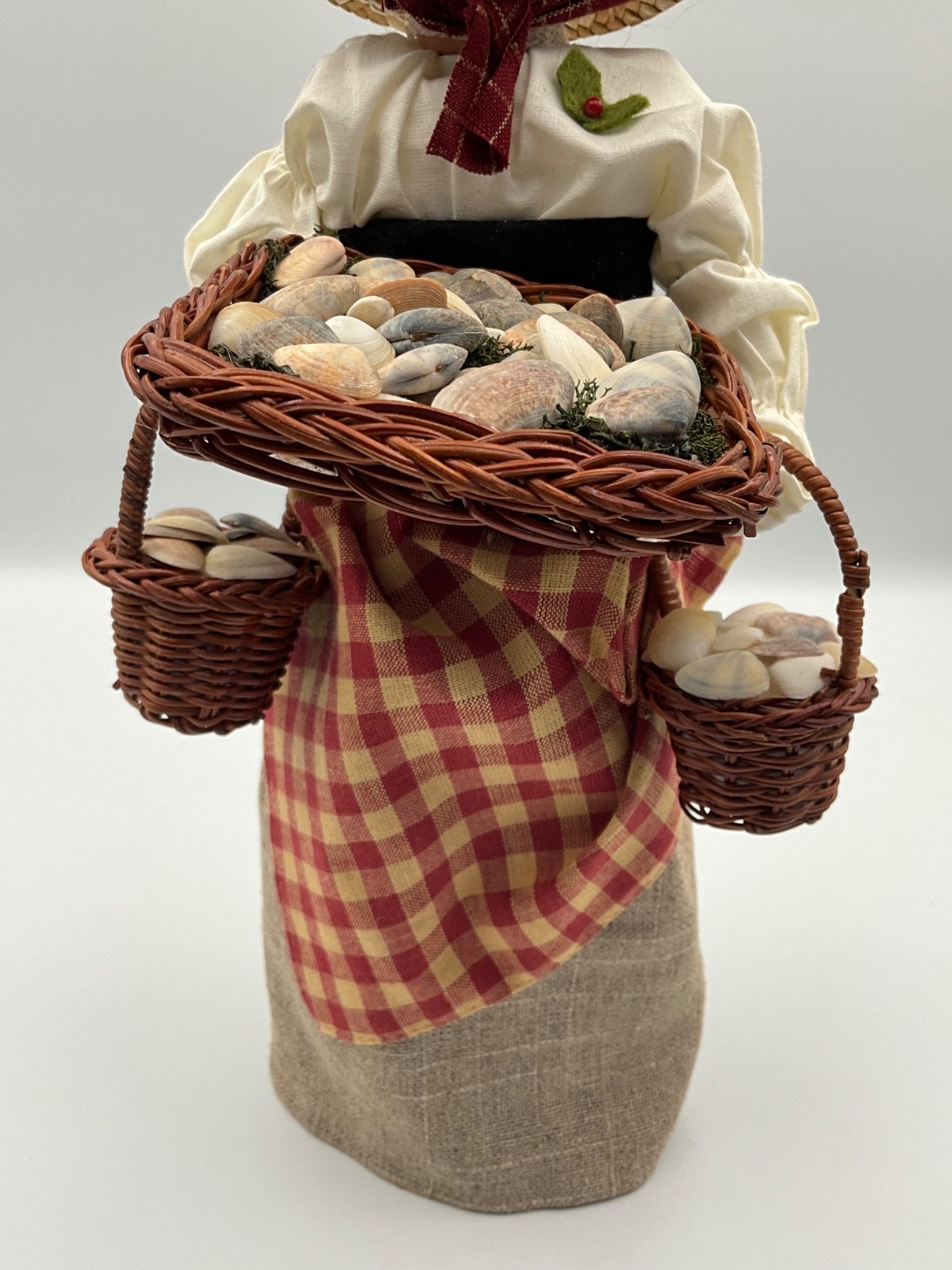 Byers Choice 2018 Molly Selling Cockles & Seashells in Baskets HTF