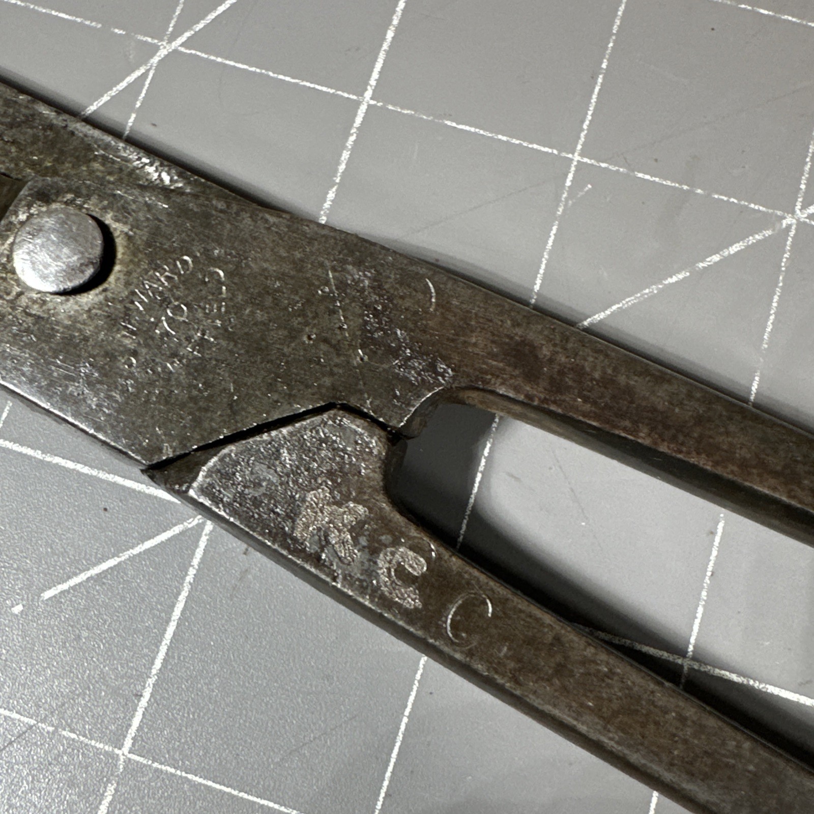 Vintage 1940s J W Ward Gilbow No 70 No Nip 9″ Tin Snips Tinmans Snips Sheffield