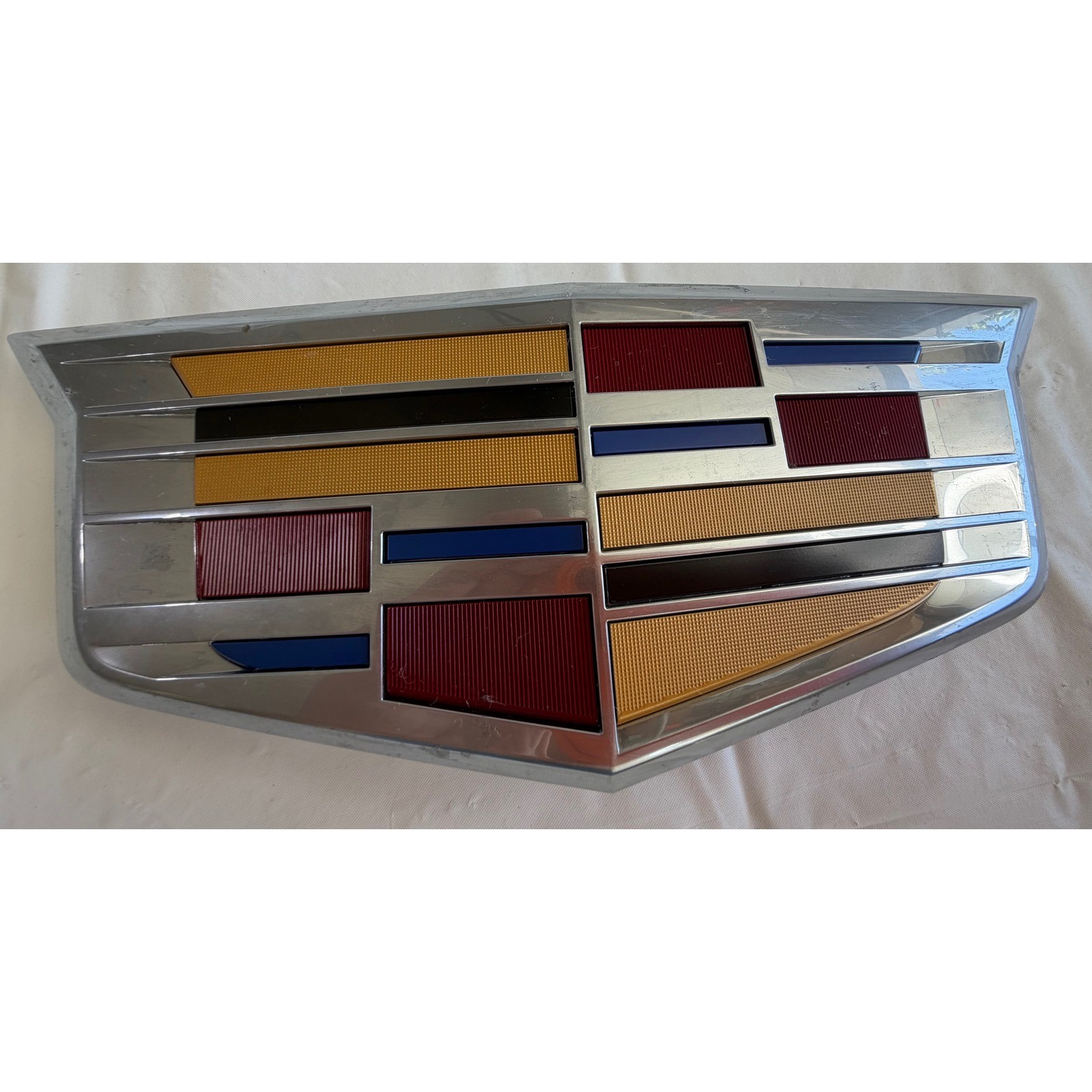 Cadillac Front Grille Emblem Crest Logo GM 23182045 84754506 Chrome Multi-Color