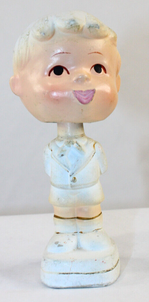 Bisque Kissing Boy Nodder Bobblehead Japan Magnetic Vintage 5 1/4″ tall