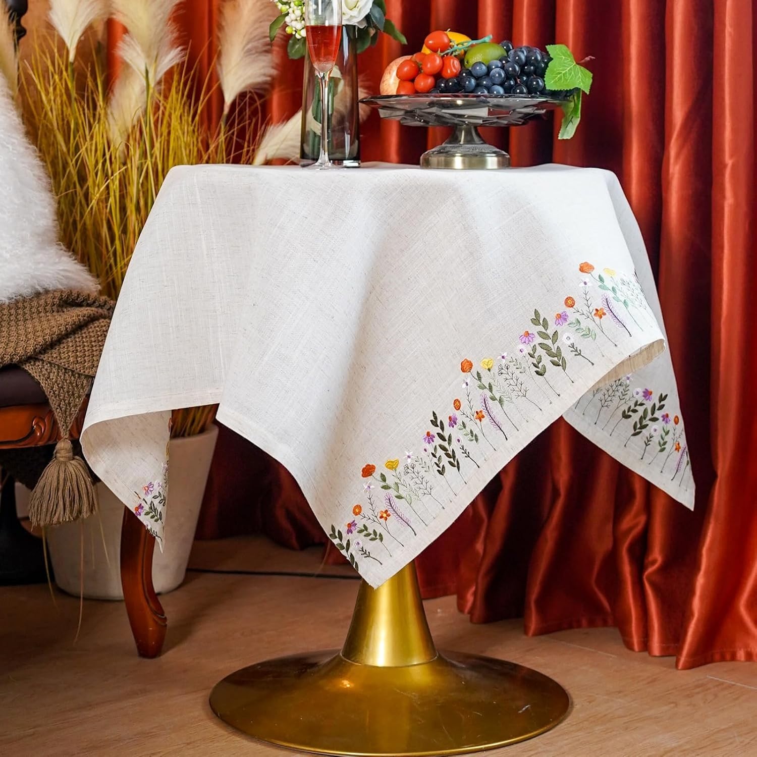 Versatile 100% Polyester Lace Table Cover – Perfect for Rustic Dining & Events