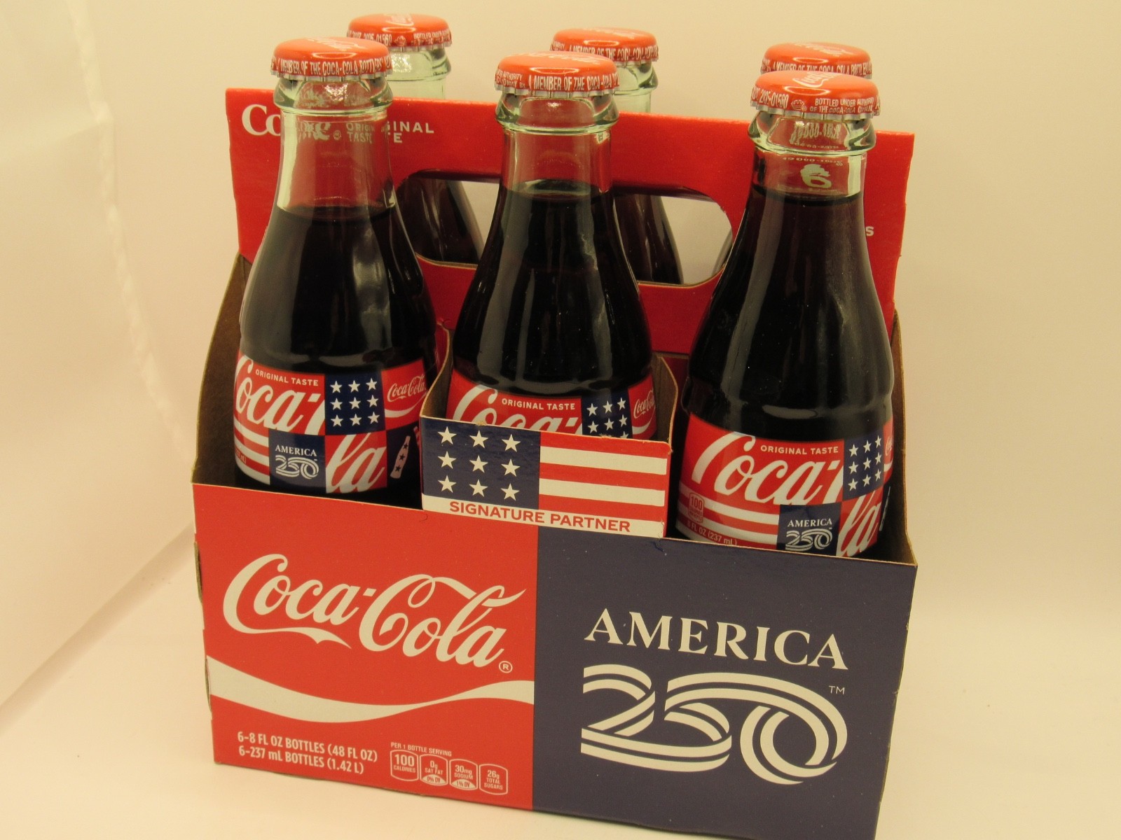 „AMERICA 250“ – Coca Cola Bottle 6 Pack