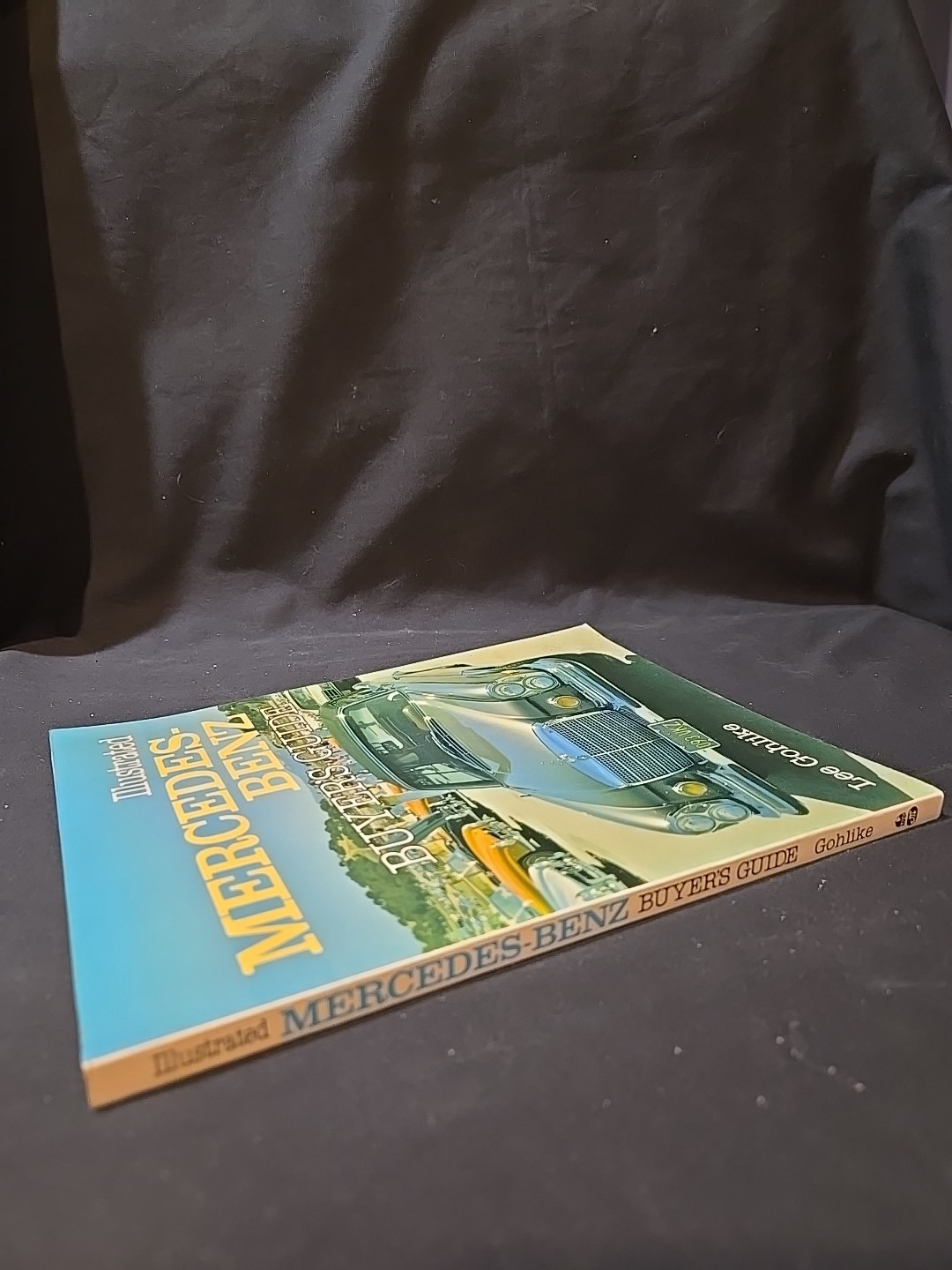 Vintage 1971 Illustrated Mercedes-Benz Buyer’s Guide Lee Gohlike