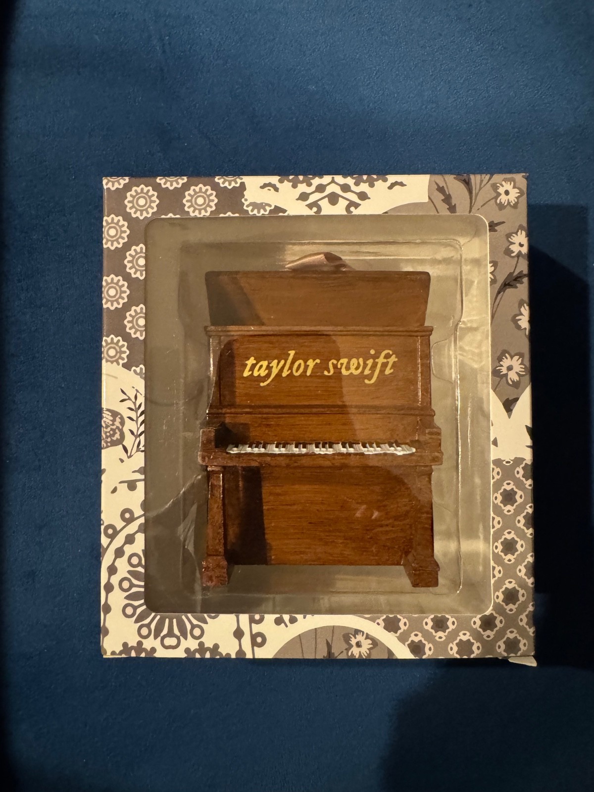 Taylor Swift Willow Piano Christmas Ornament Rare New Free Shipping