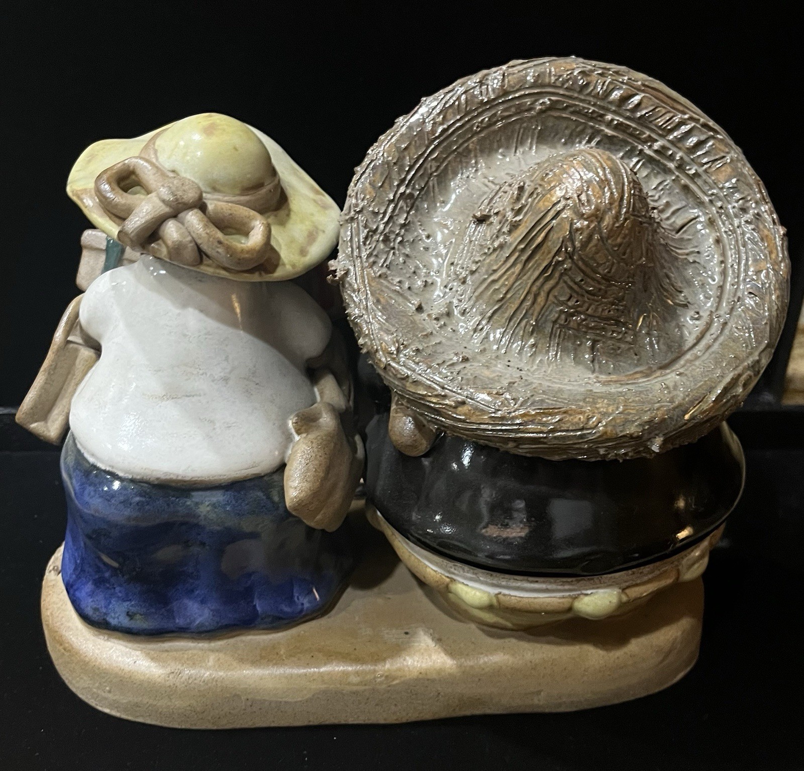 RODO PADILLA CERAMIC POTTERY MAN AND WOMAN SHOPPING SCULPTURE