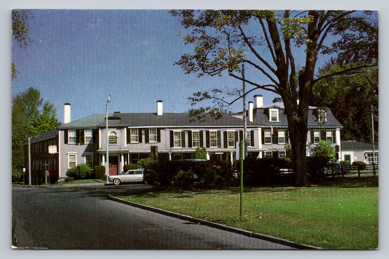 Postcard Massachusetts Concord Colonial Inn Restaurant Lounge Chrome D581
