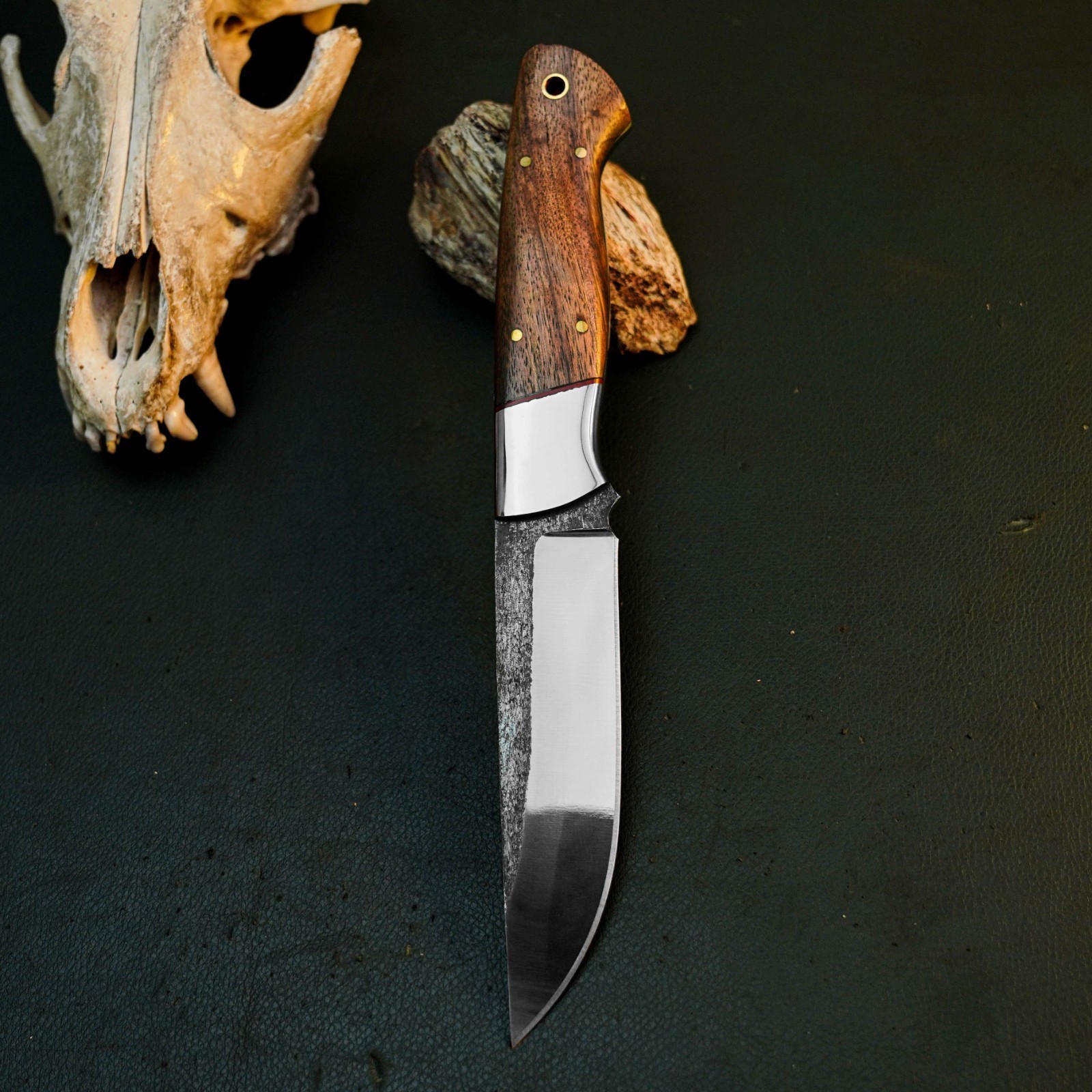 9.1 “ D2 Skinning Hunting Knife Handmade Full Tang Wood Handle Leather Sheath