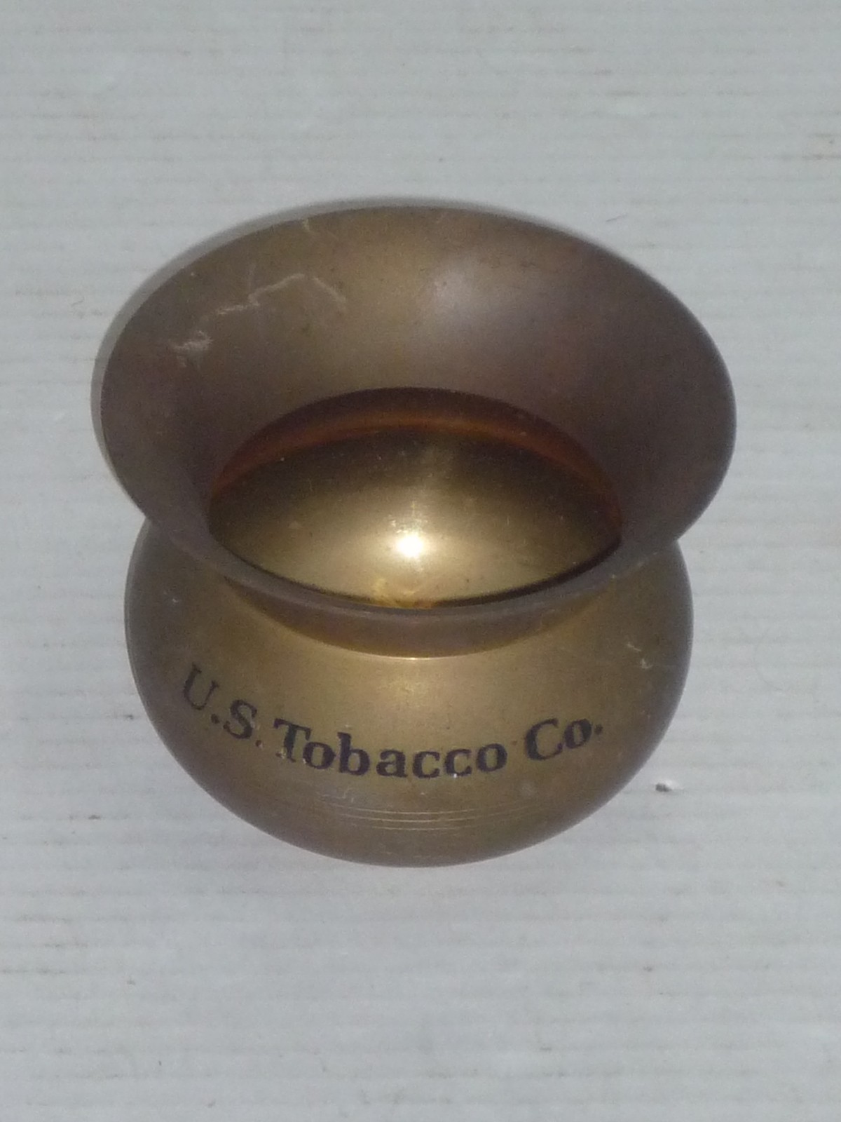 VINTAGE MADE IN INDIA BRASS U.S. TOBACCO CO 3 1/2″ TALL SPITTOON