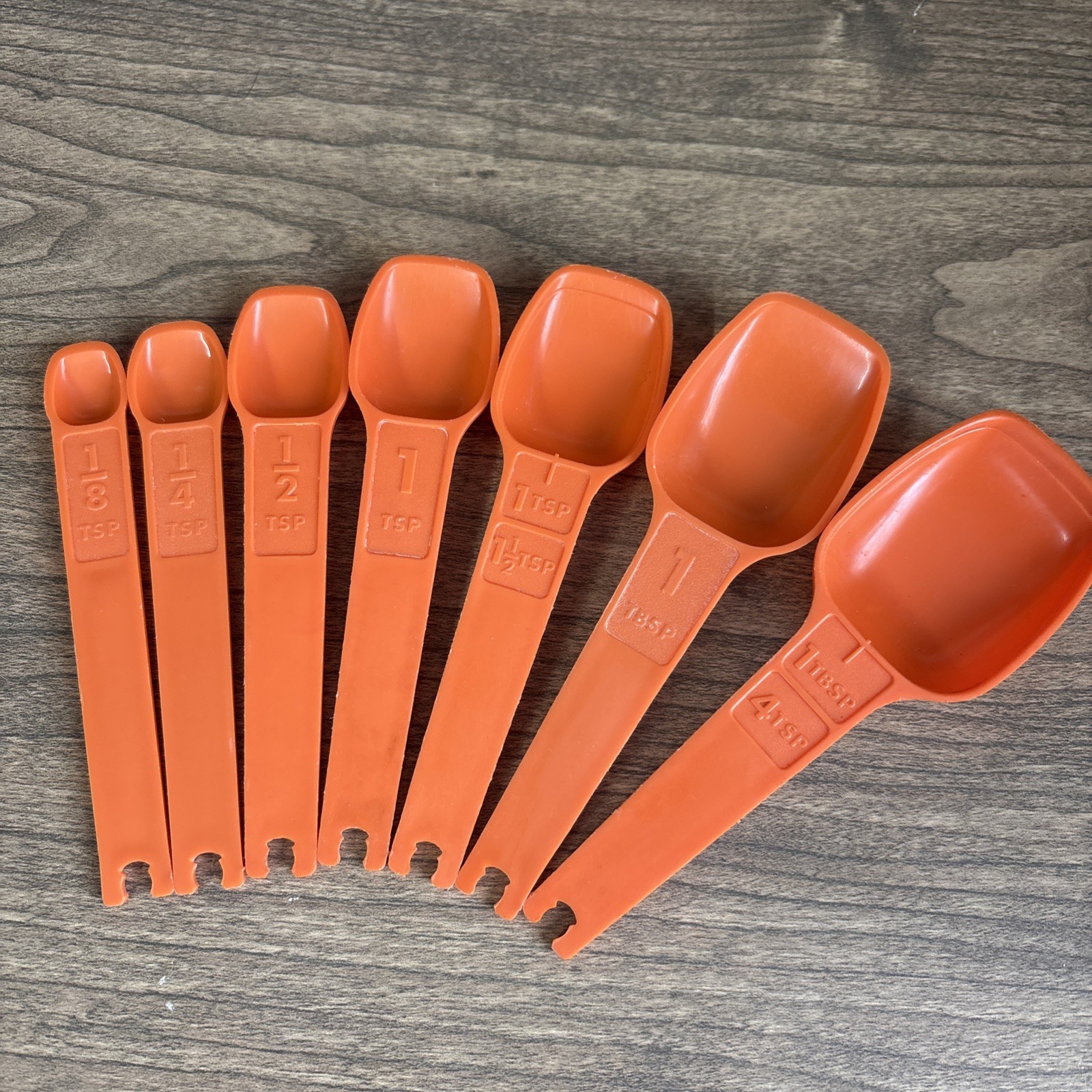 Vintage Tupperware Measuring Spoons Set Orange Complete Set of 7