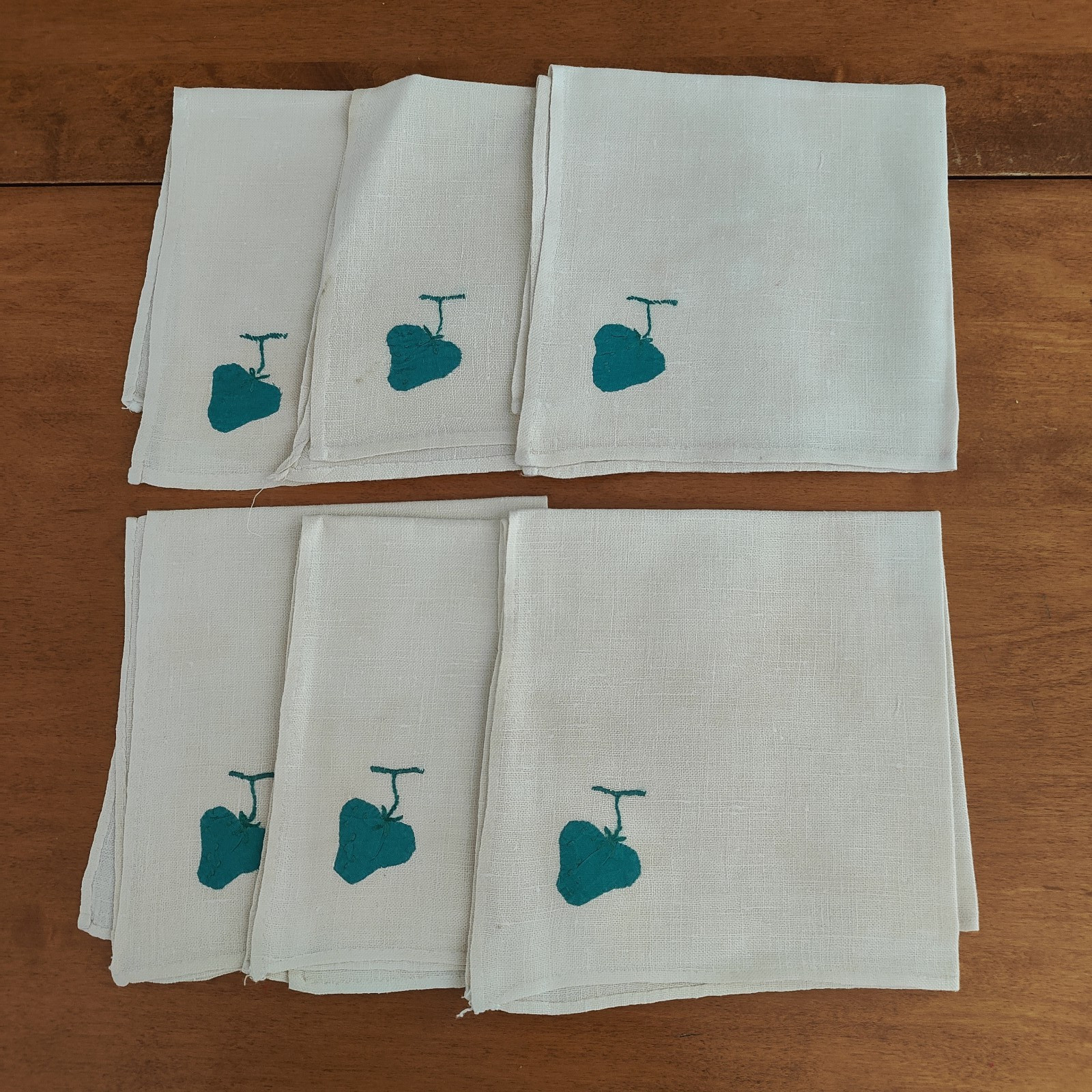 Appliqued Teal Strawberry Beige Linen Napkins Vintage 13″ x 12″ Square Set of 6