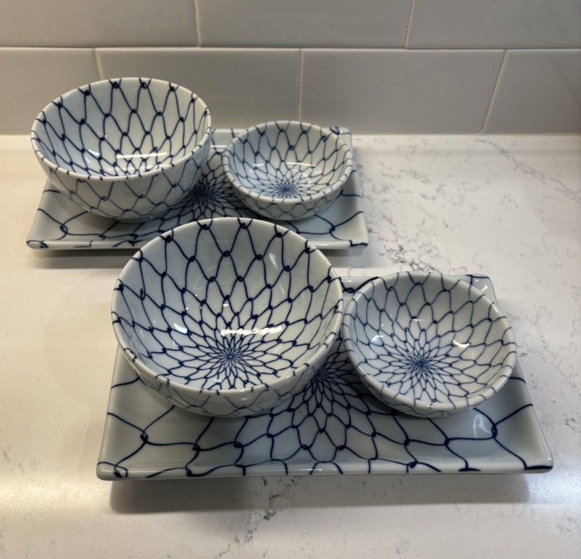 Japanese Plate & Bowl Set 2 Plates 4 Bowls Rice/Sushi Serving Dishes