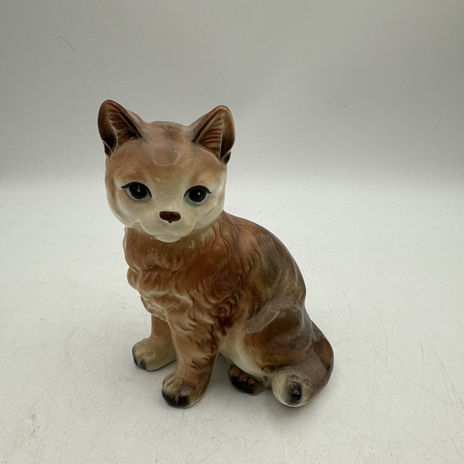 Brinn’s Beige Cat Porcelain made in Japan