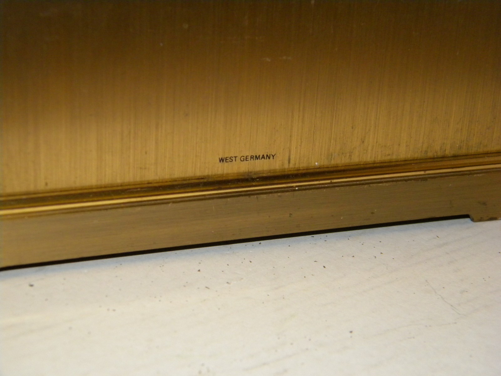 Vintage BULOVA Heavy Brushed Brass Quartz Roman Numeral 9″ Mantle Desk Clock VGC