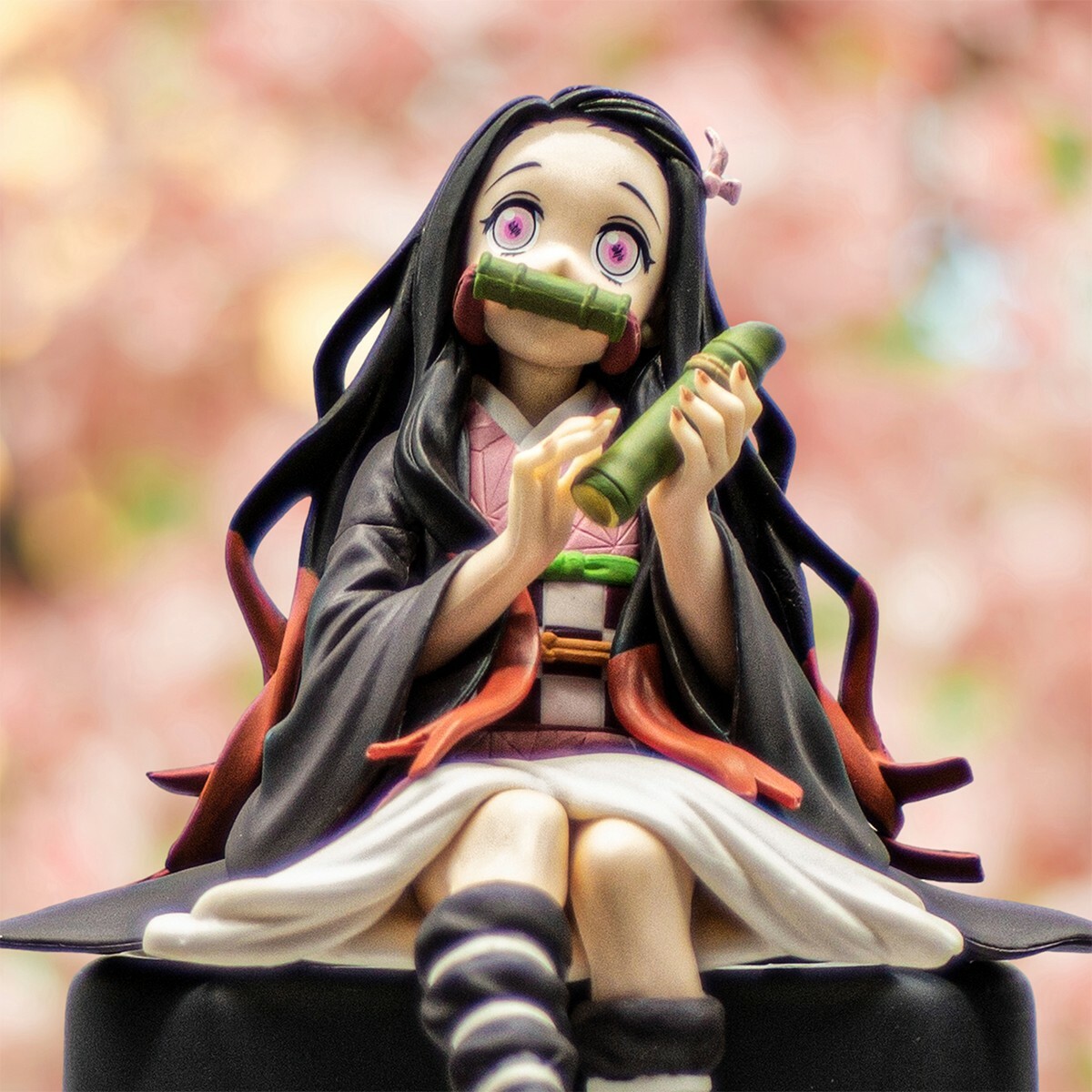 New Demon Anime Slayer statue Perching Noodle Stopper Action Figure Toy Nezuko