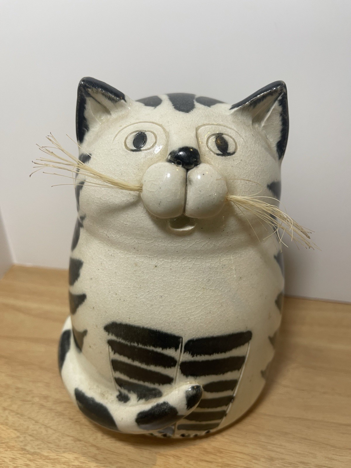Donna Kulibert Common Ground Pottery Cat Coin Bank Hand Painted Signed 1985
