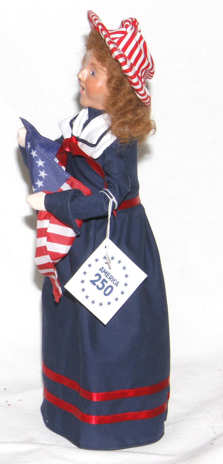 Byers Choice 1776 Lady Liberty Caroler – New 2026 – Free Priority Shipping