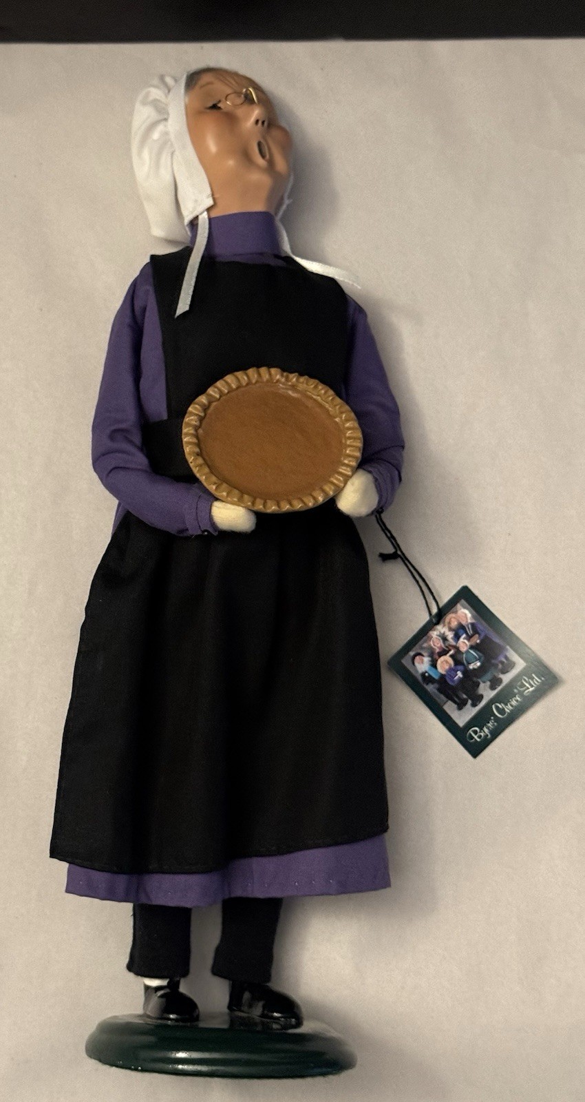 Byers Choice LTD The Carolers Decorative Figurine Amish Woman Holding Pie