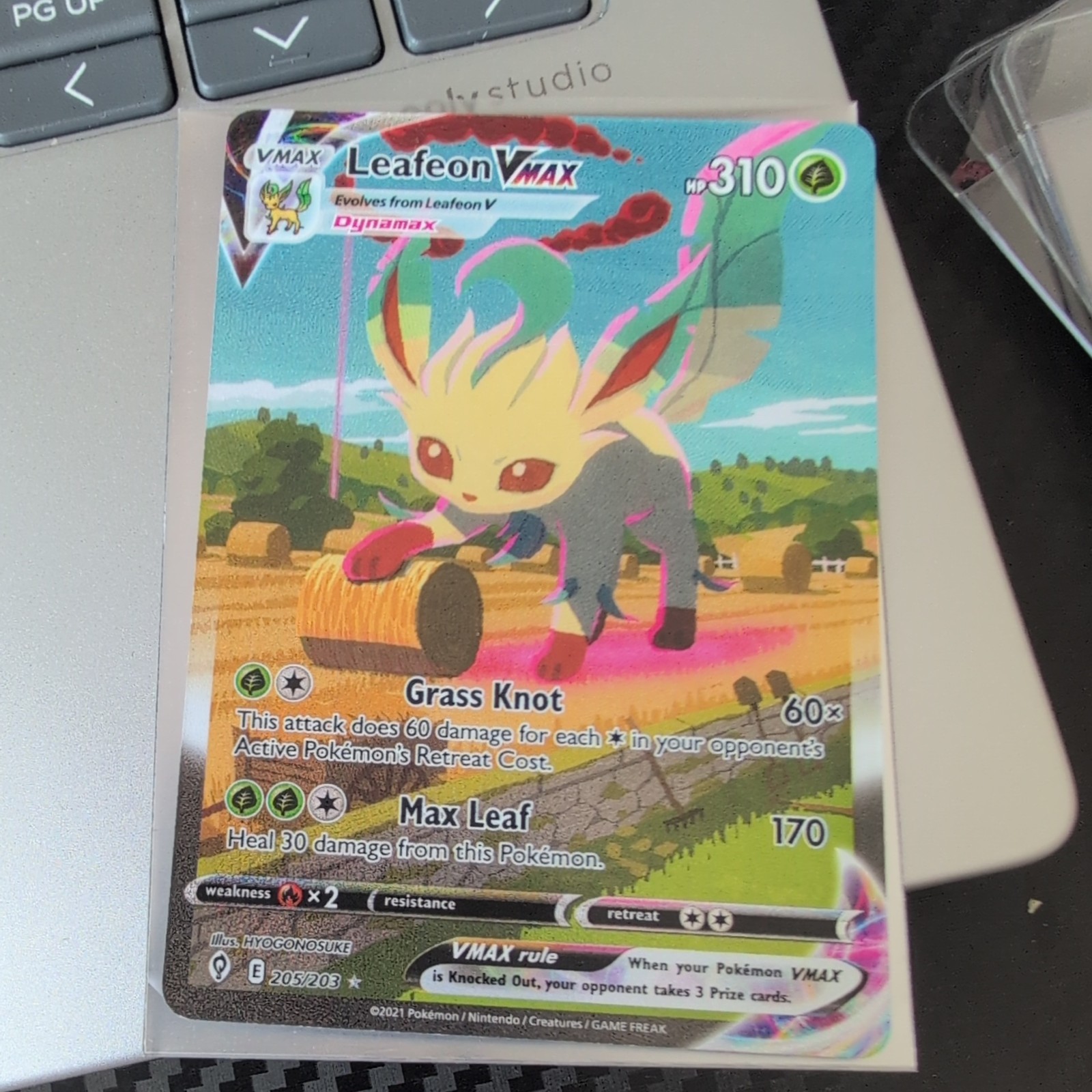 Pokémon TCG Leafeon VMAX 205/203 Evolving Skies