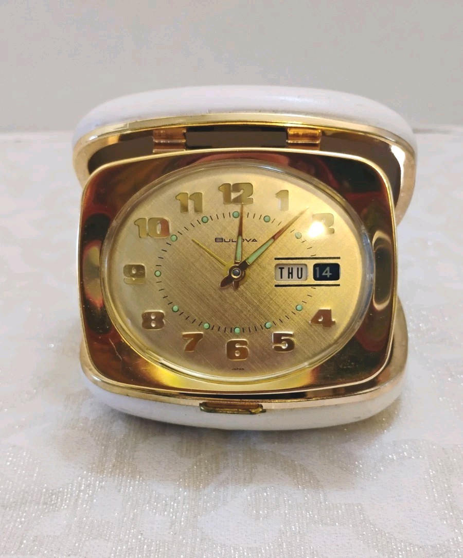 Vintage Retro Bulova Travel Alarm Clock Gold Tone Face Clamshell Case Wind Japan
