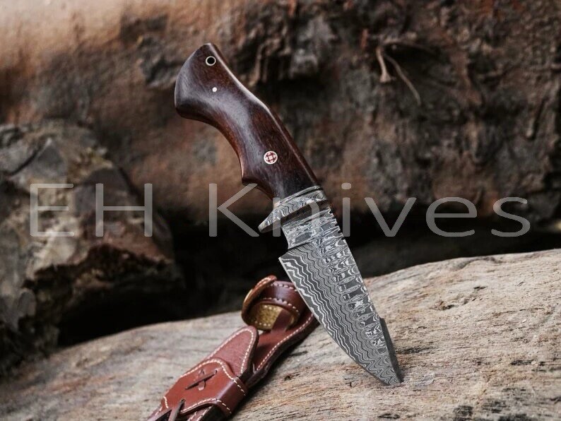 CUSTOM HANDMADE FORGED DAMASCUS STEEL BOWIE HUNTING EDC KNIFE ROSE WOOD HANDLE
