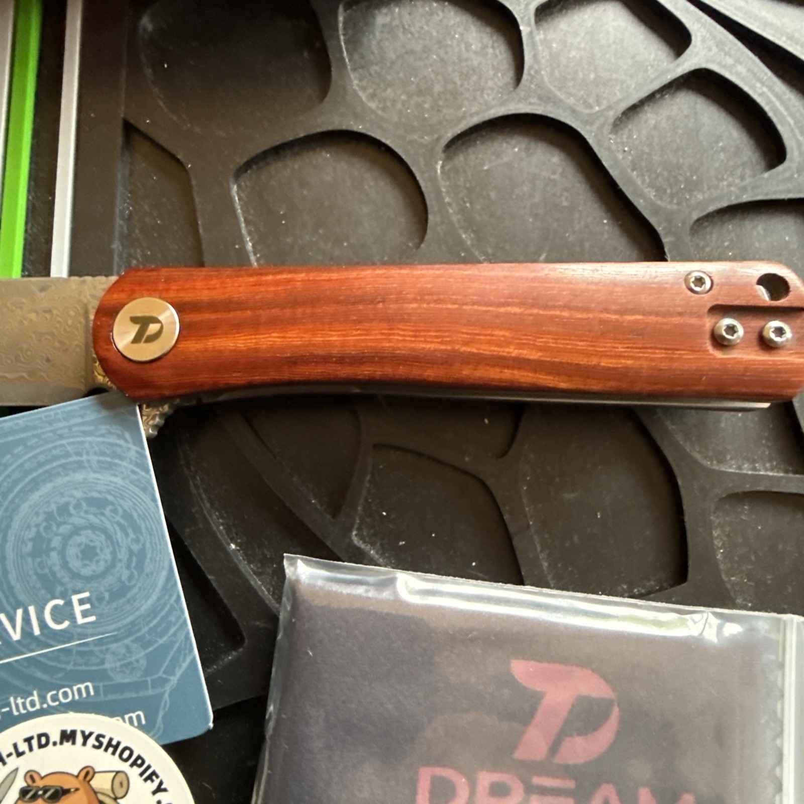Dreamtech D3896WD Wood Handle Damascus Blade