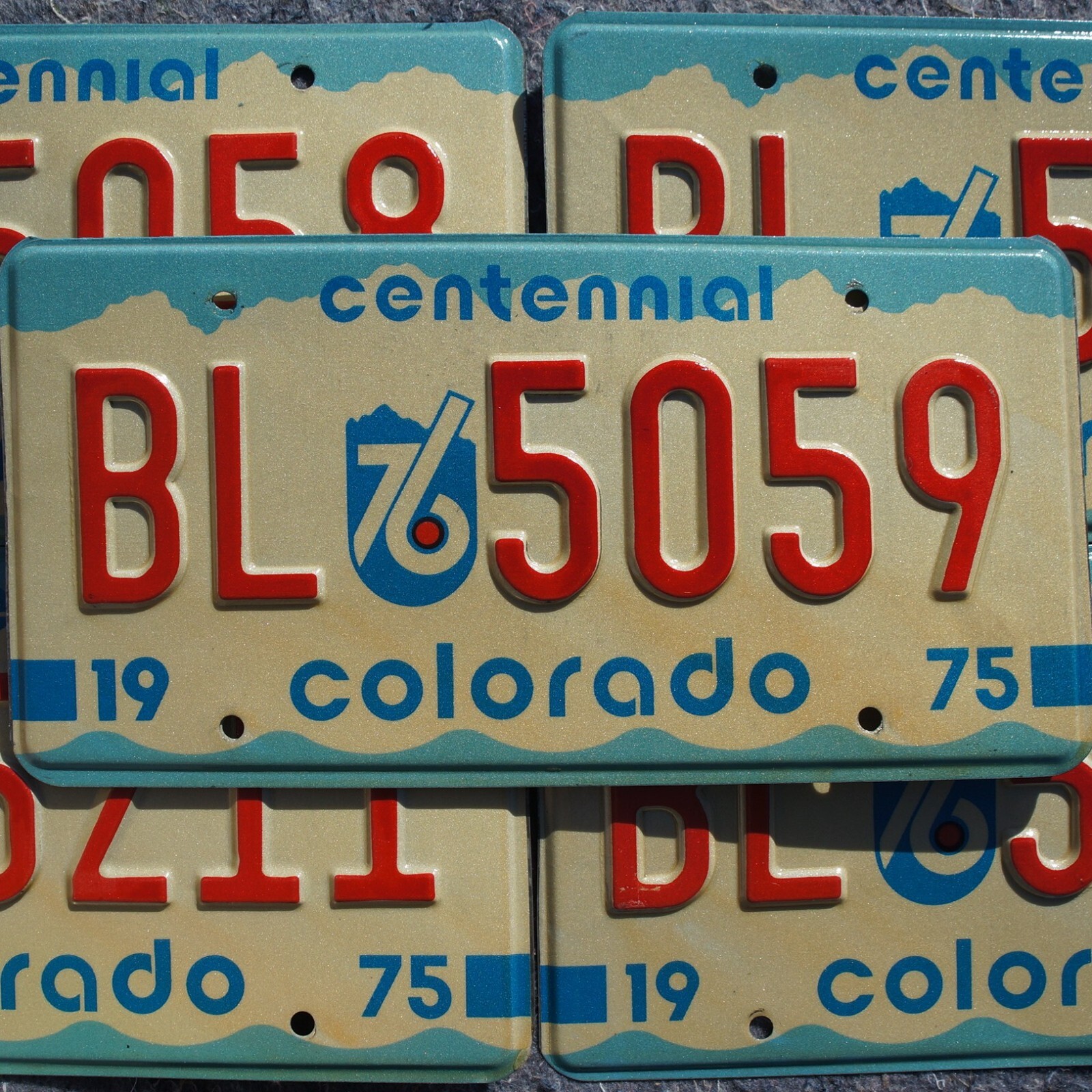 1975 1976 1977 COLORADO LICENSE PLATES – BICENTENNIAL RED LEETERS License Plate