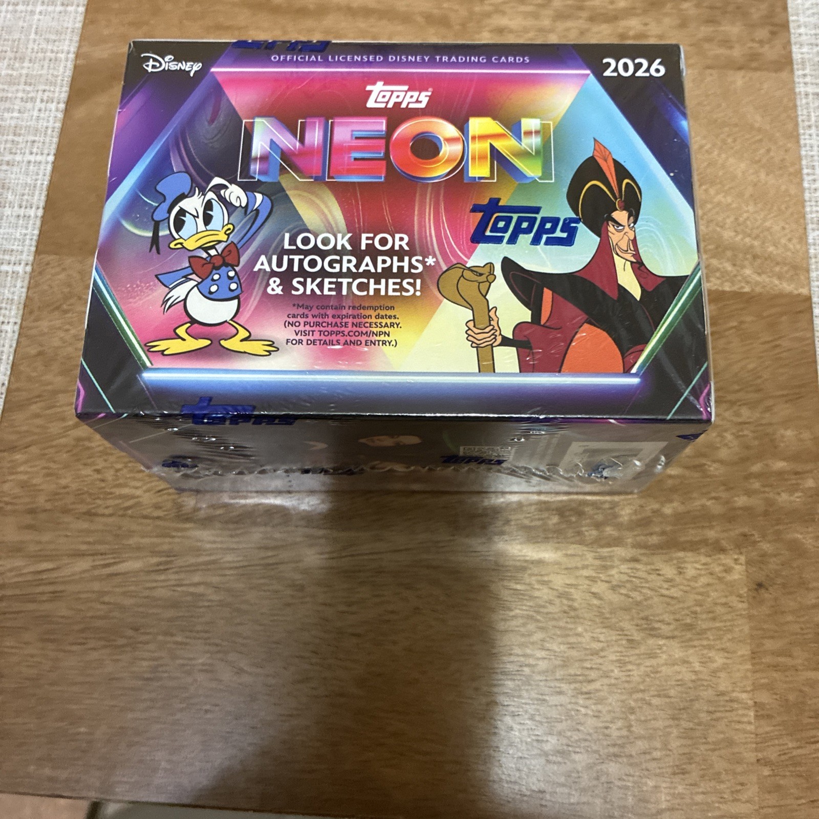 2026 TOPPS DISNEY NEON VALUE BLASTER BOX. FACTORY SEALED.