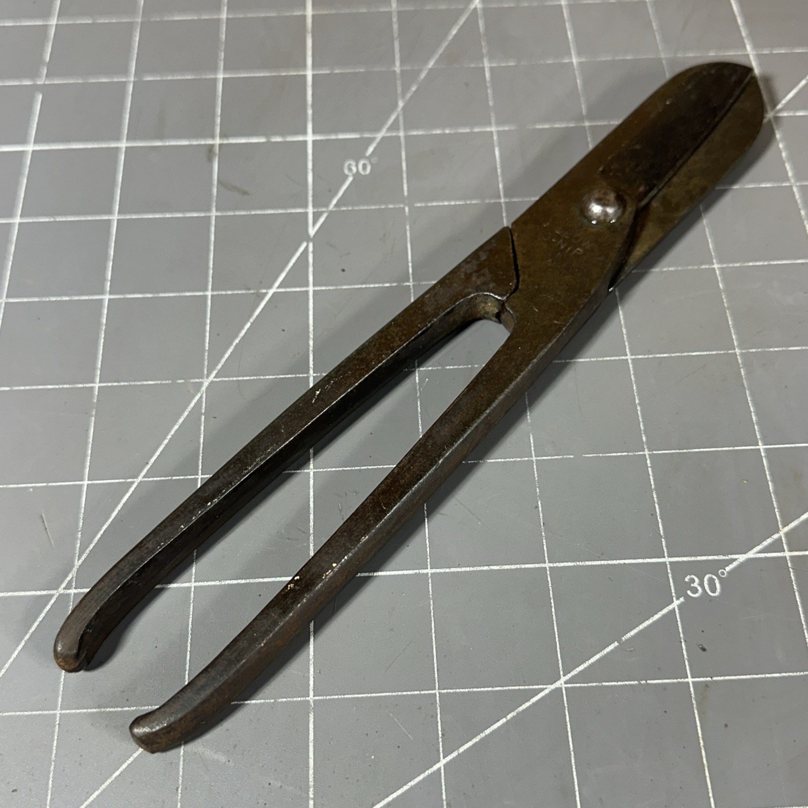 Vintage 1940s J W Ward Gilbow No 70 No Nip 9″ Tin Snips Tinmans Snips Sheffield