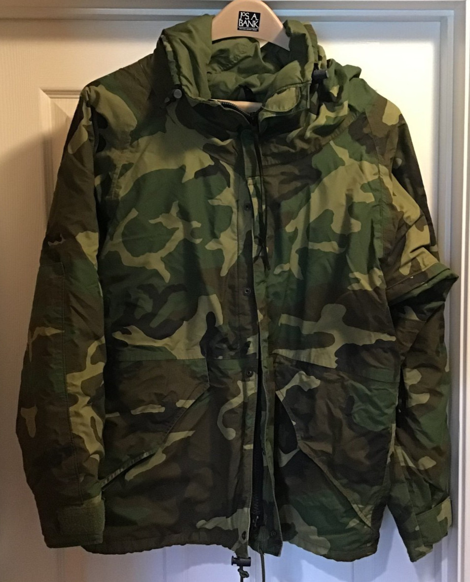 Genuine U.S. Military Issue ECWCS Gore-Tex Woodland Camo Parka Medium Regular