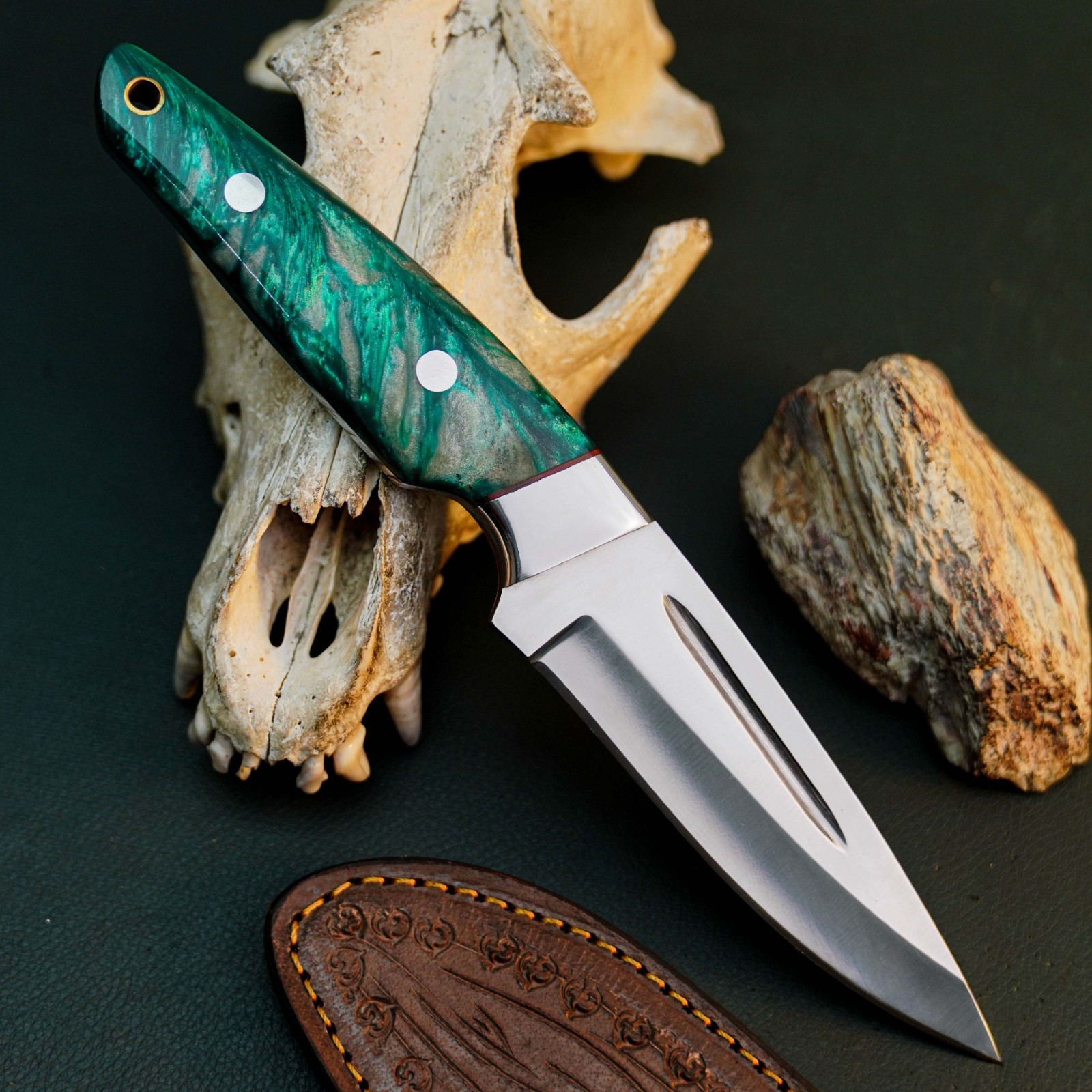 8.8″ D2 Steel Hunting Knife Full Tang Resin Handle Fixed Blade + Sheath