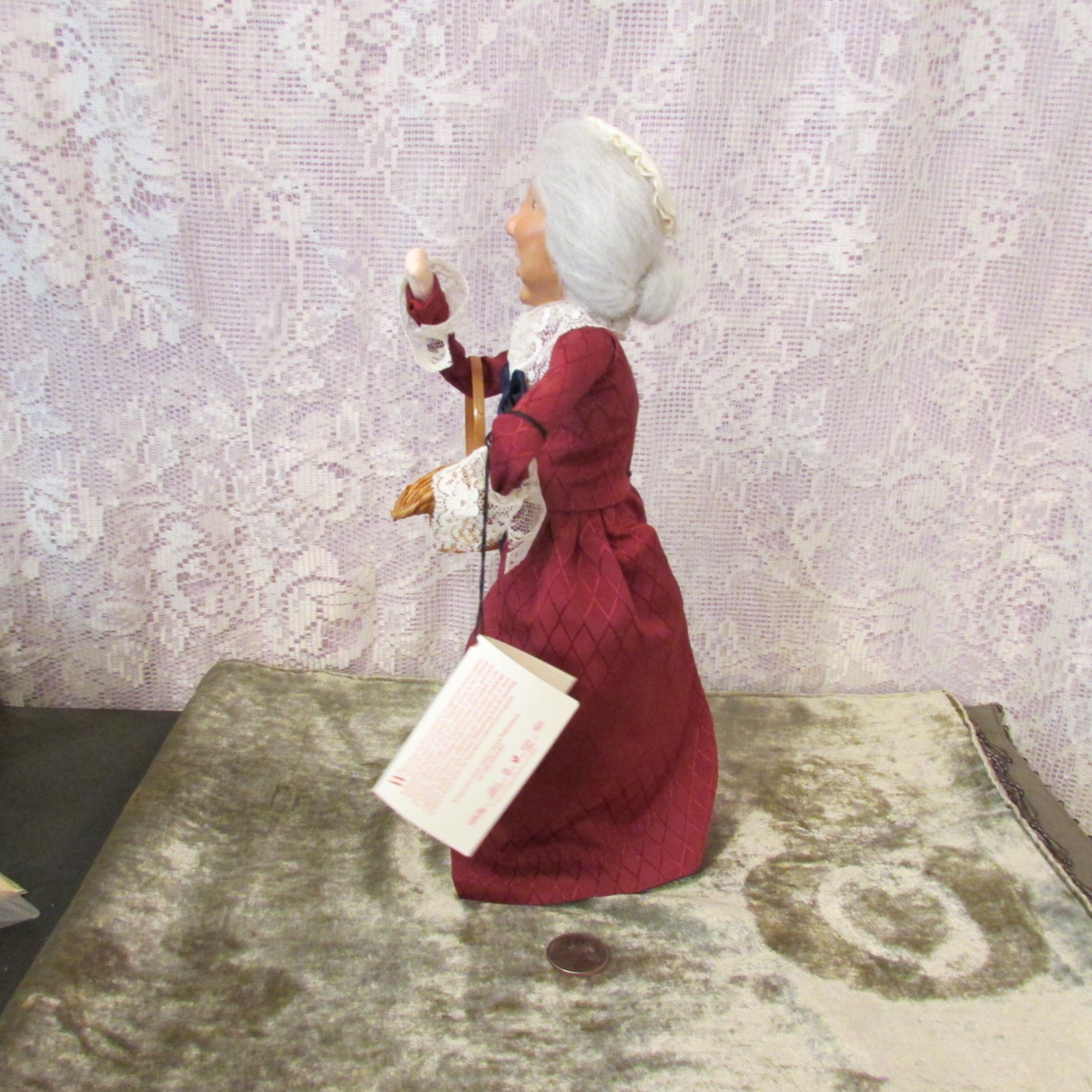 Byers Choice Williamsburg Lady with Basket 1999
