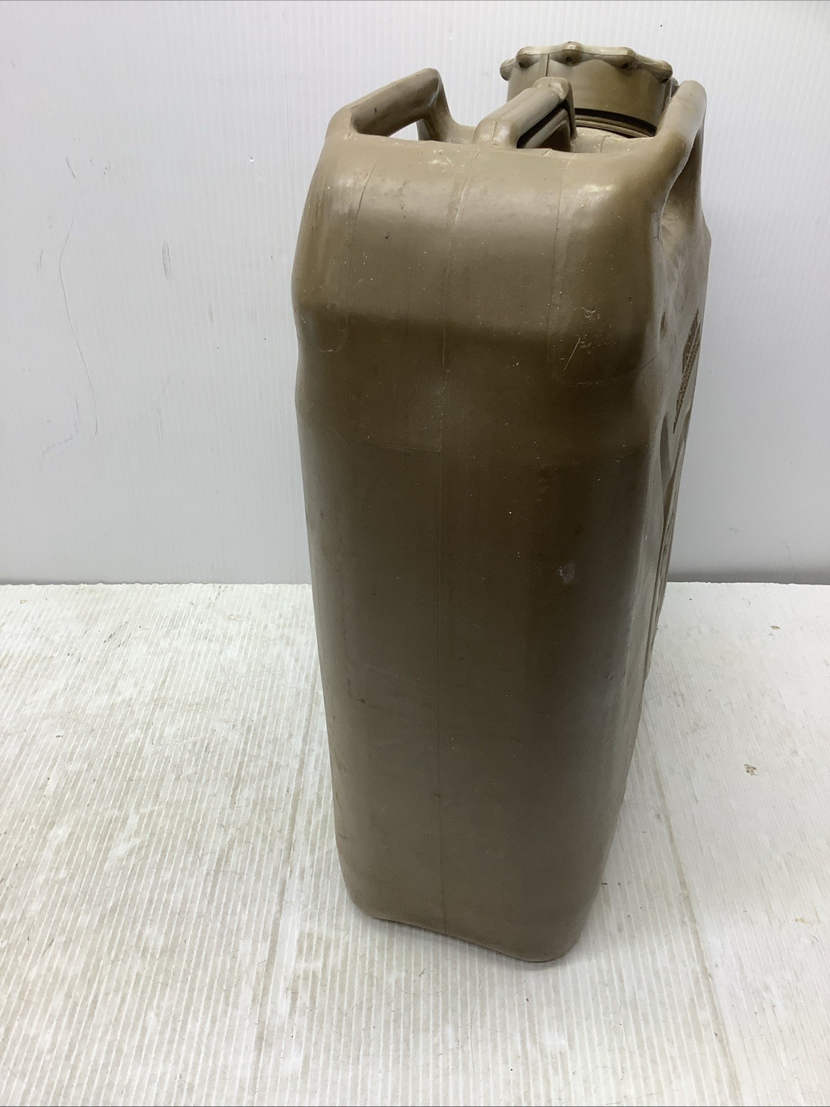 Scepter Genuine 5 Gallon / 20 L Olive Drab Military Fuel Can