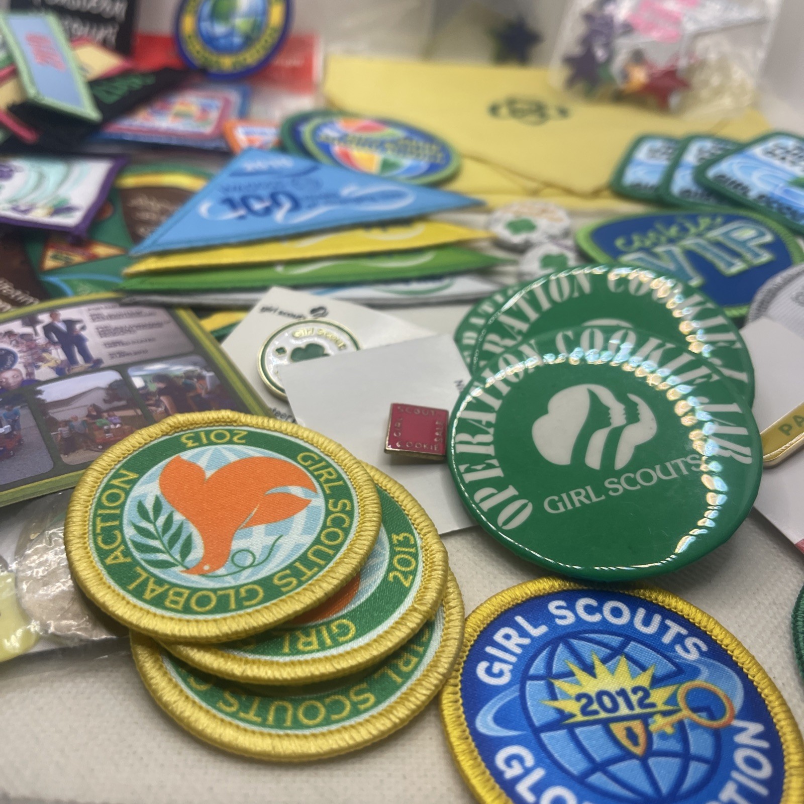 Lot of Vintage Girl Scouts Pins 50+ Patches & Others 2009 – 2017